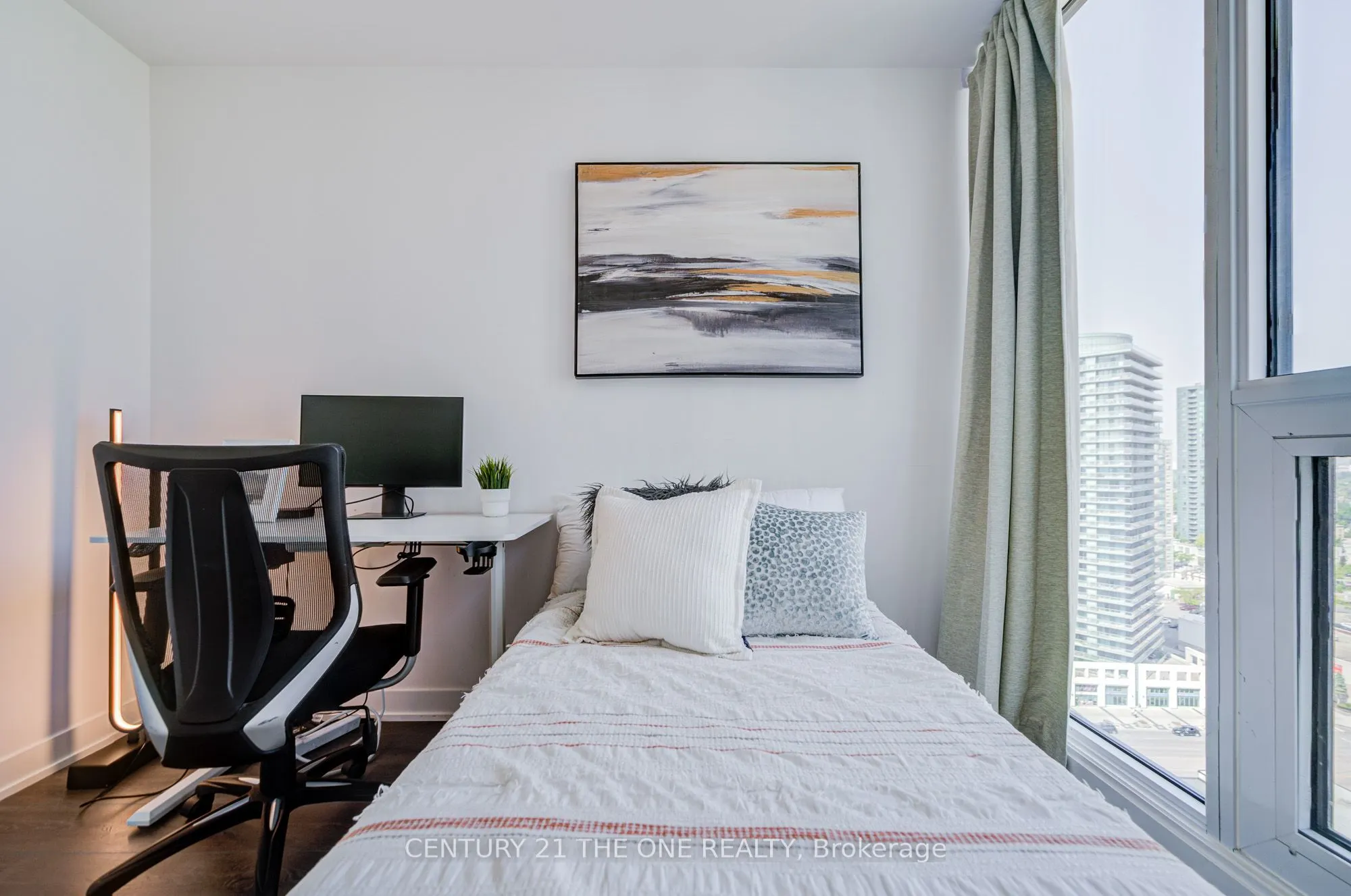 15 Holmes Avenue, #1708