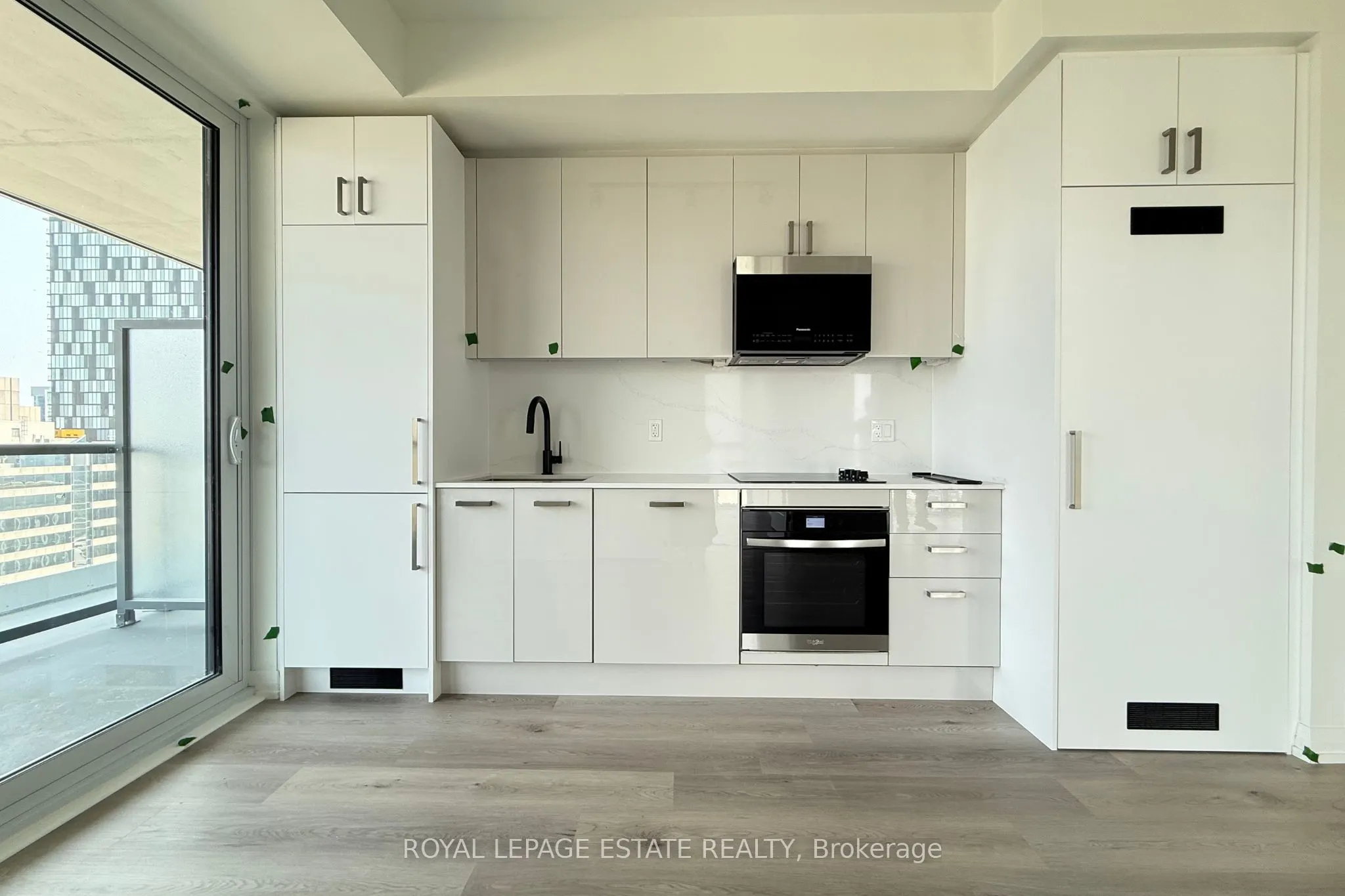 280 Dundas Street W, #2503