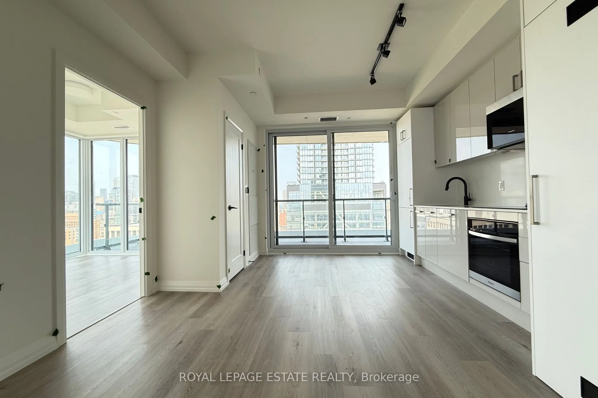 280 Dundas Street W, #2503