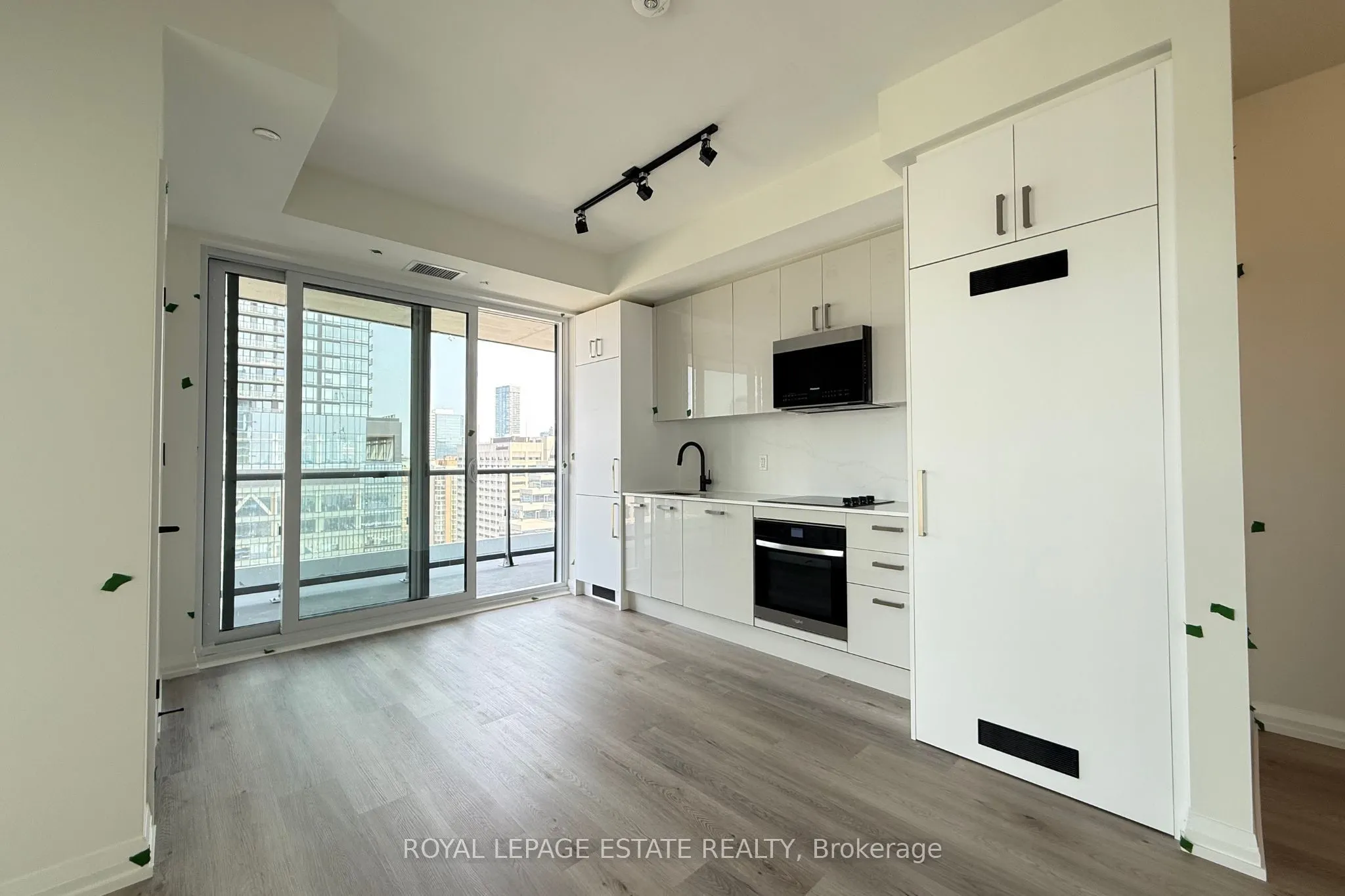 280 Dundas Street W, #2503