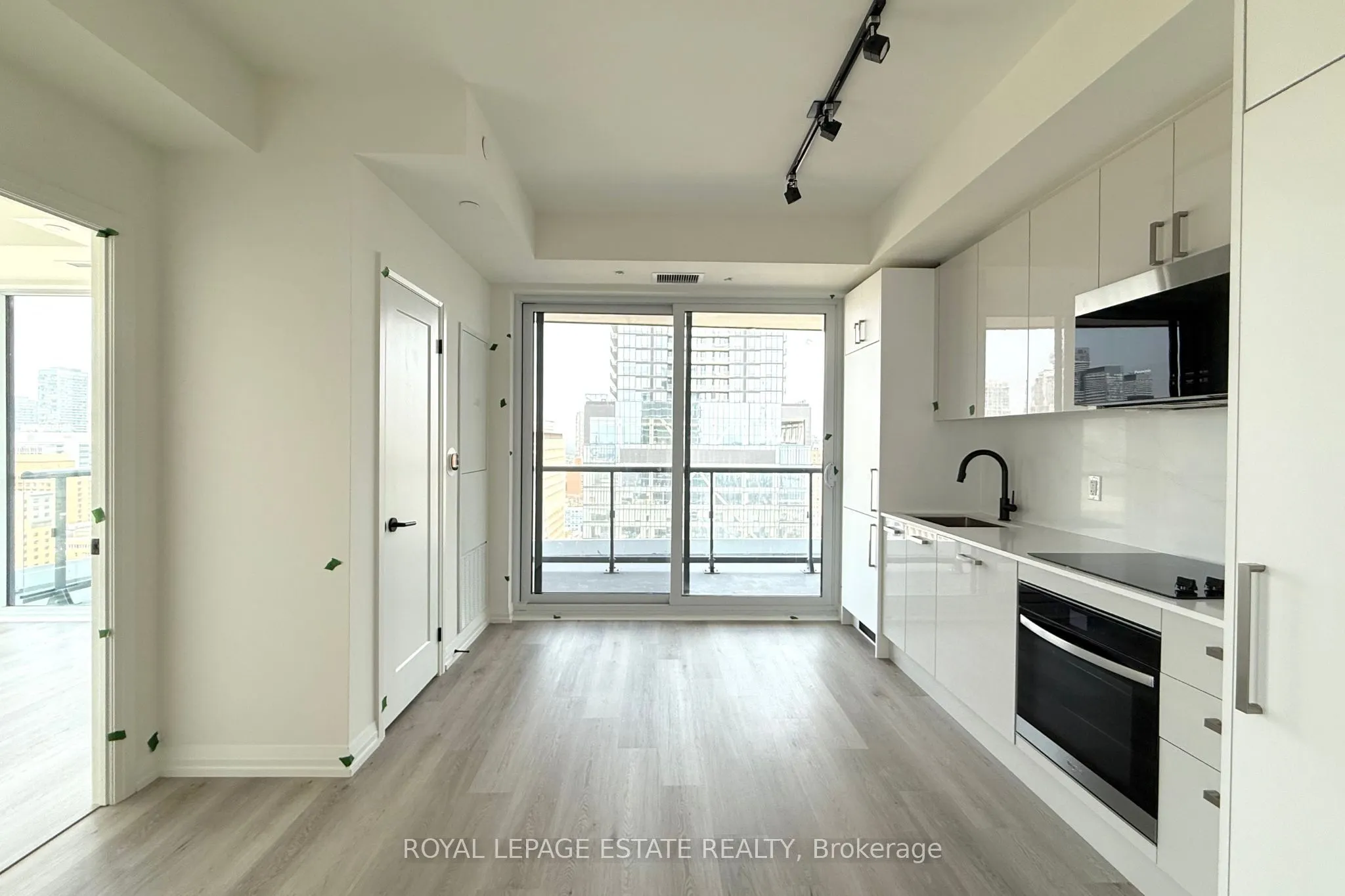 280 Dundas Street W, #2503