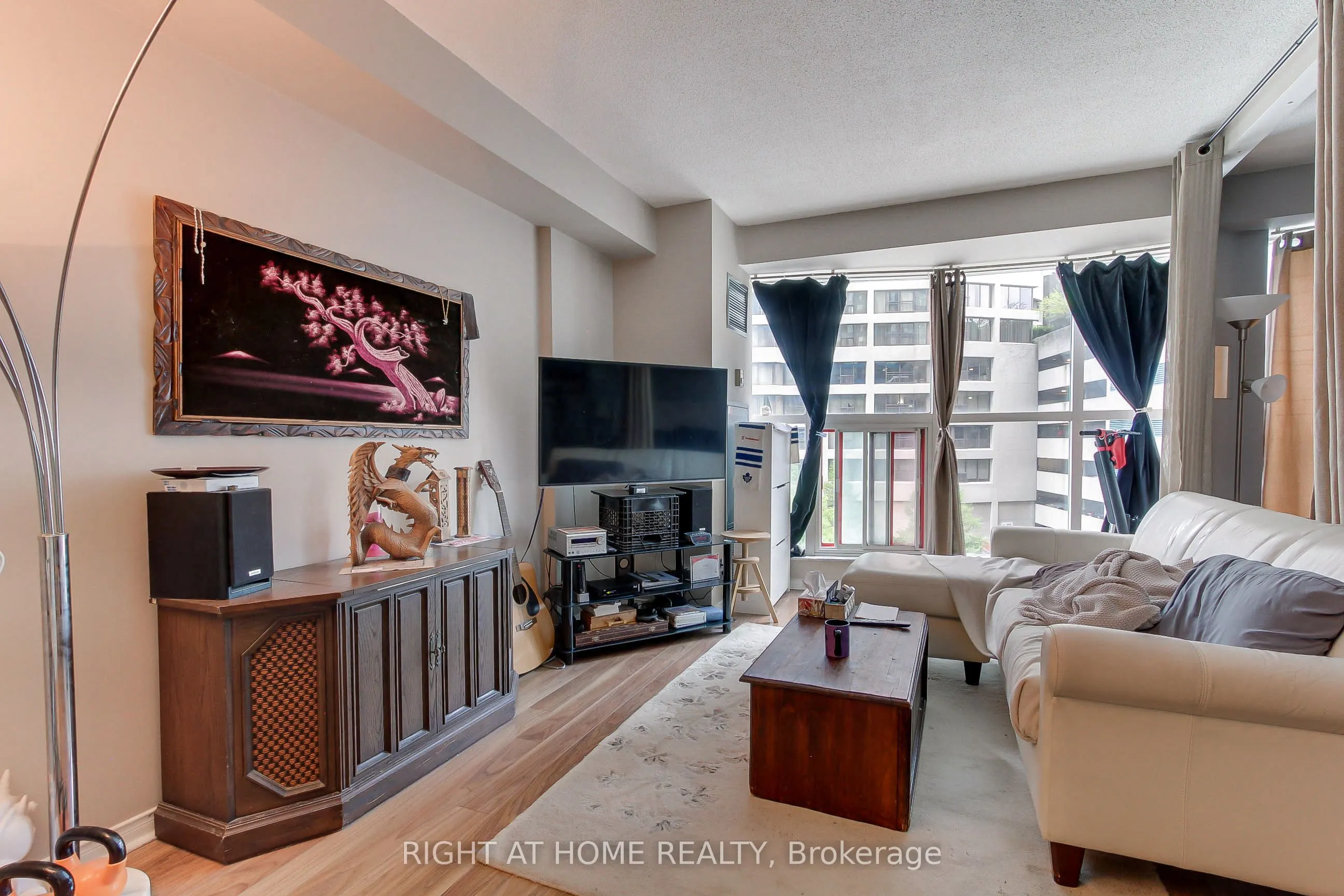 77 Harbour Square, #504