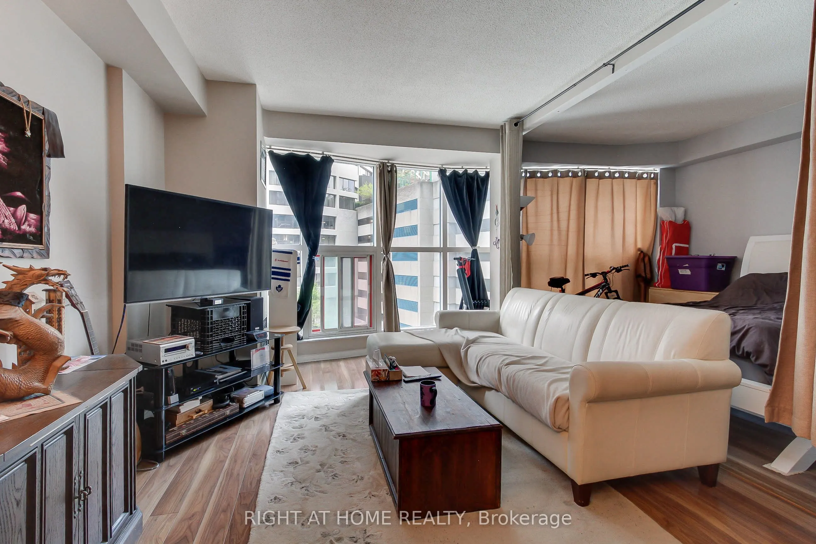 77 Harbour Square, #504