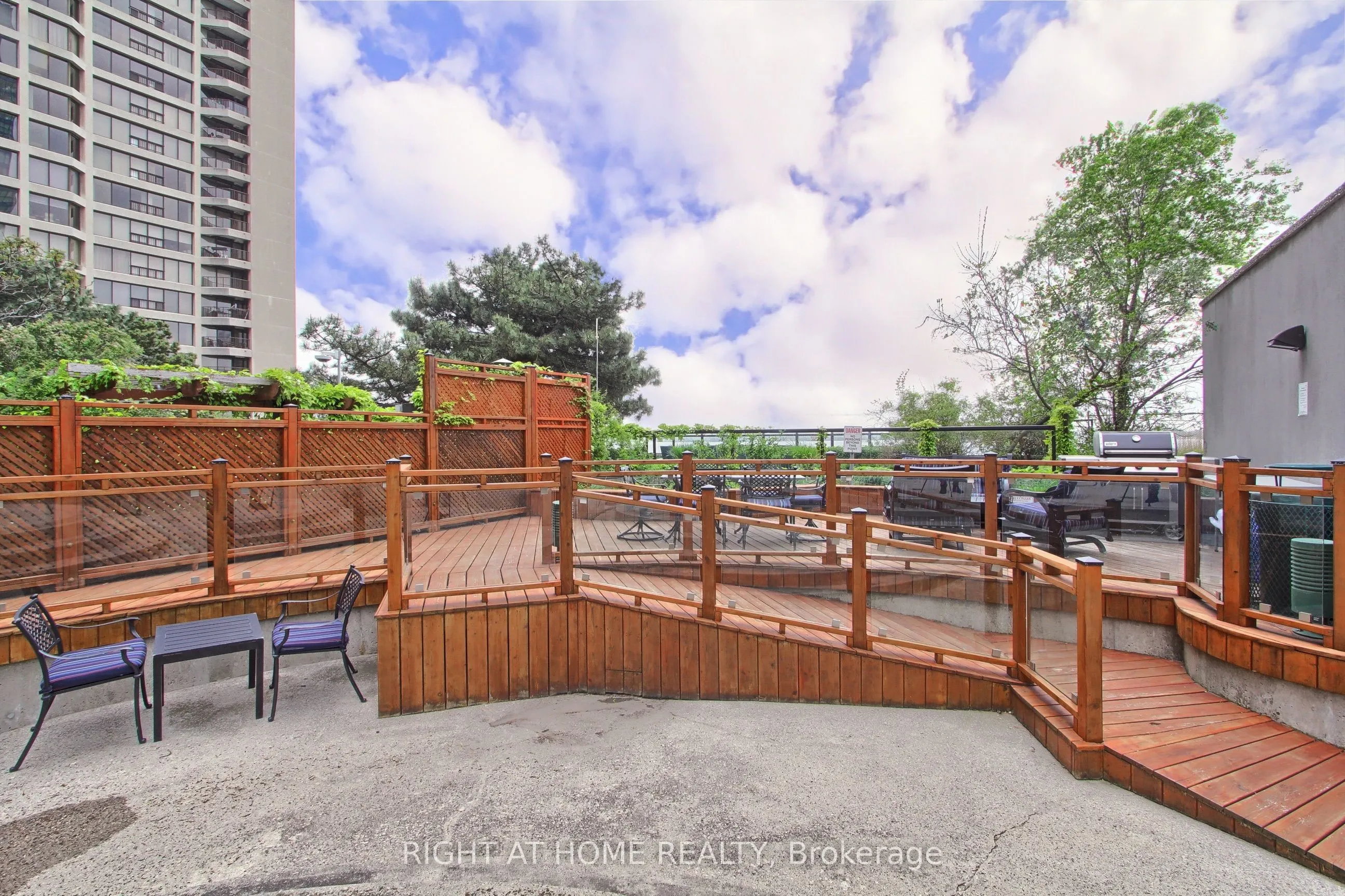 77 Harbour Square, #504