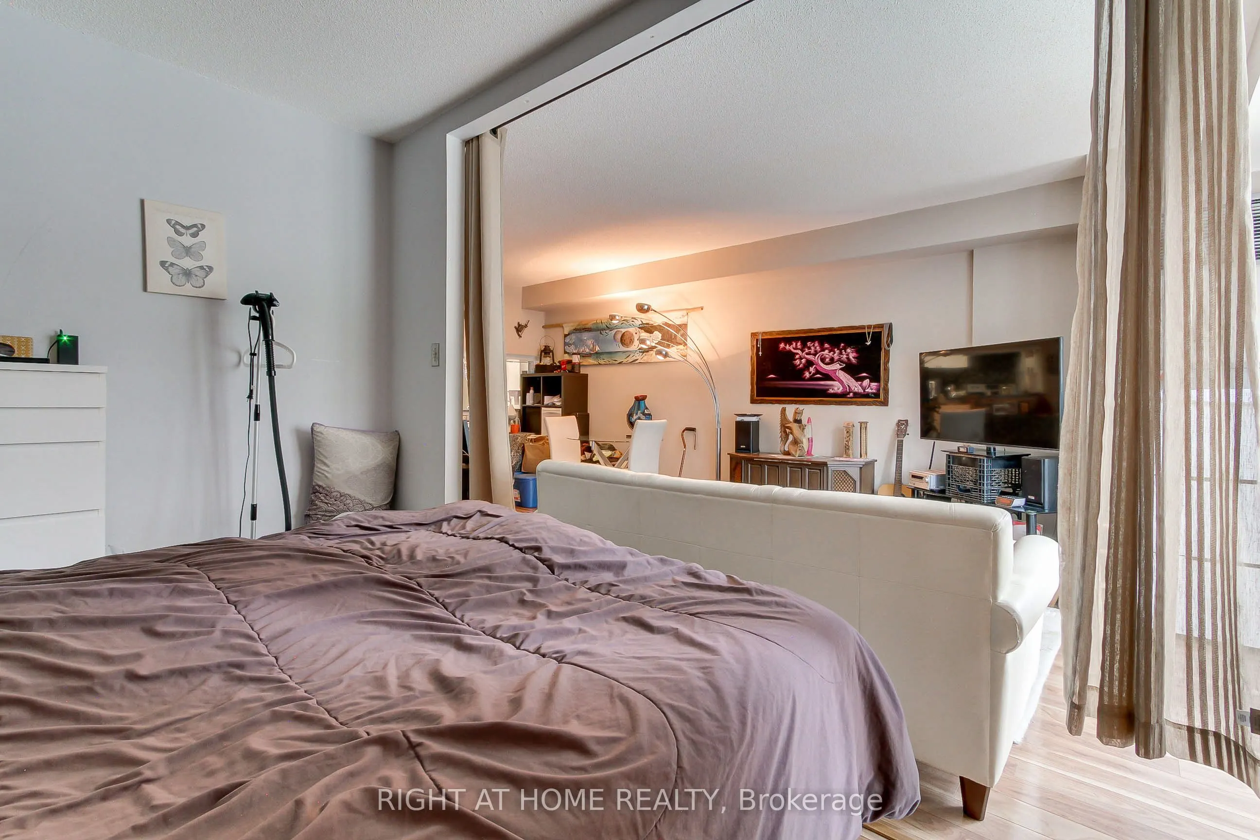 77 Harbour Square, #504