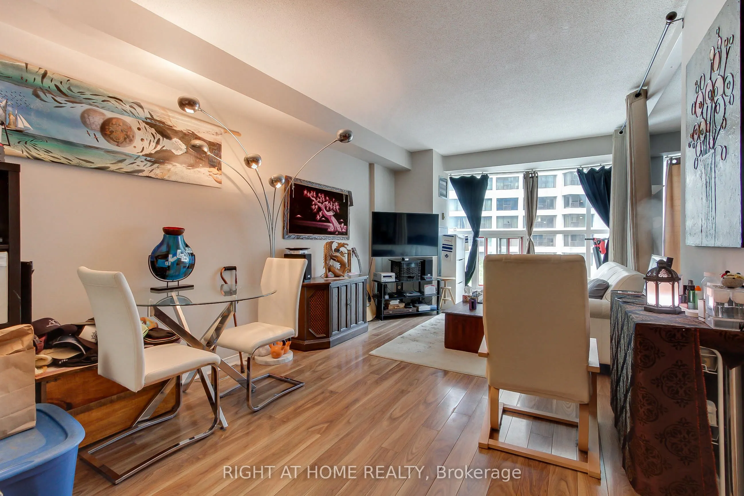 77 Harbour Square, #504