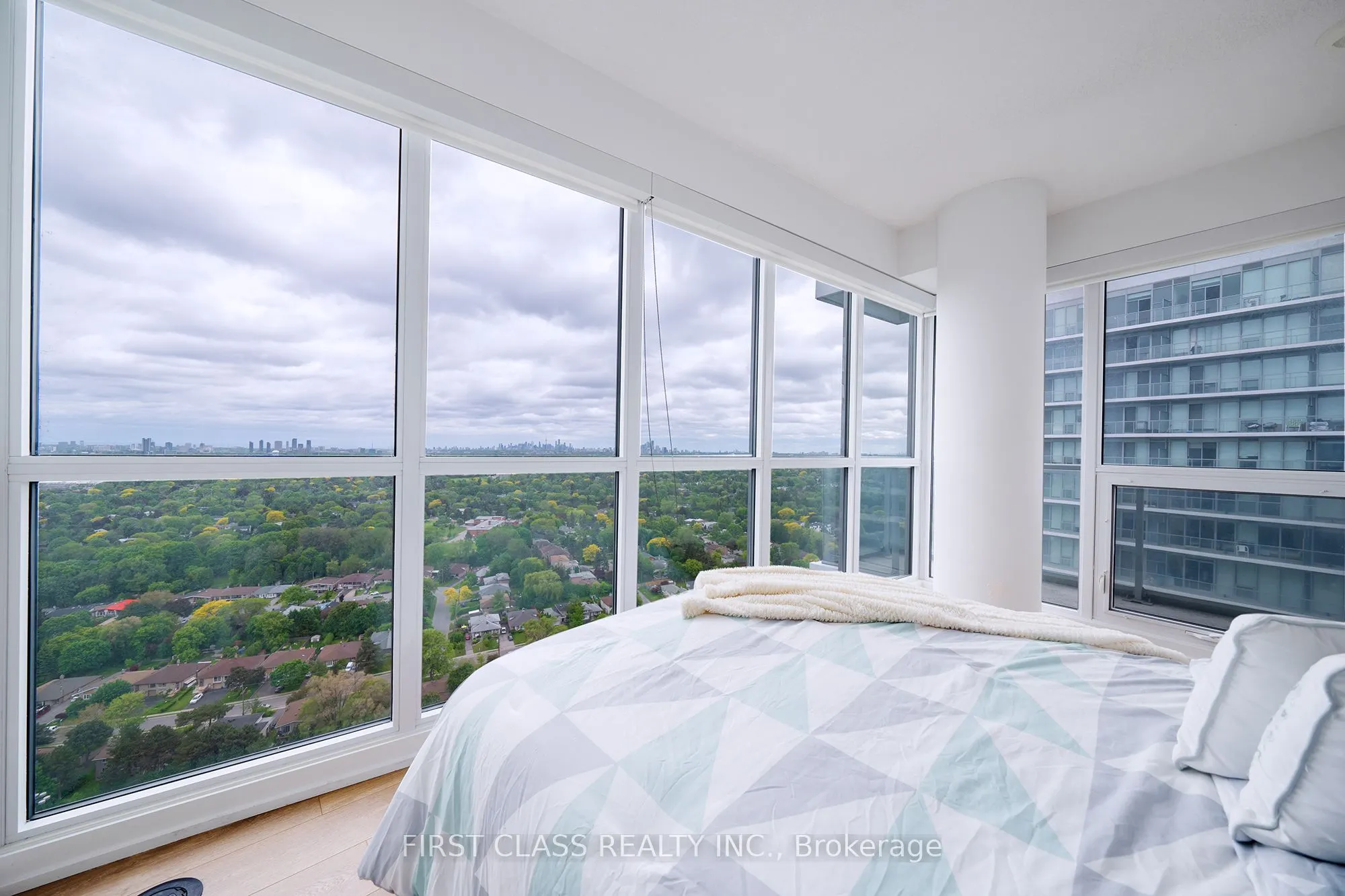 117 Mcmahon Drive, #3603