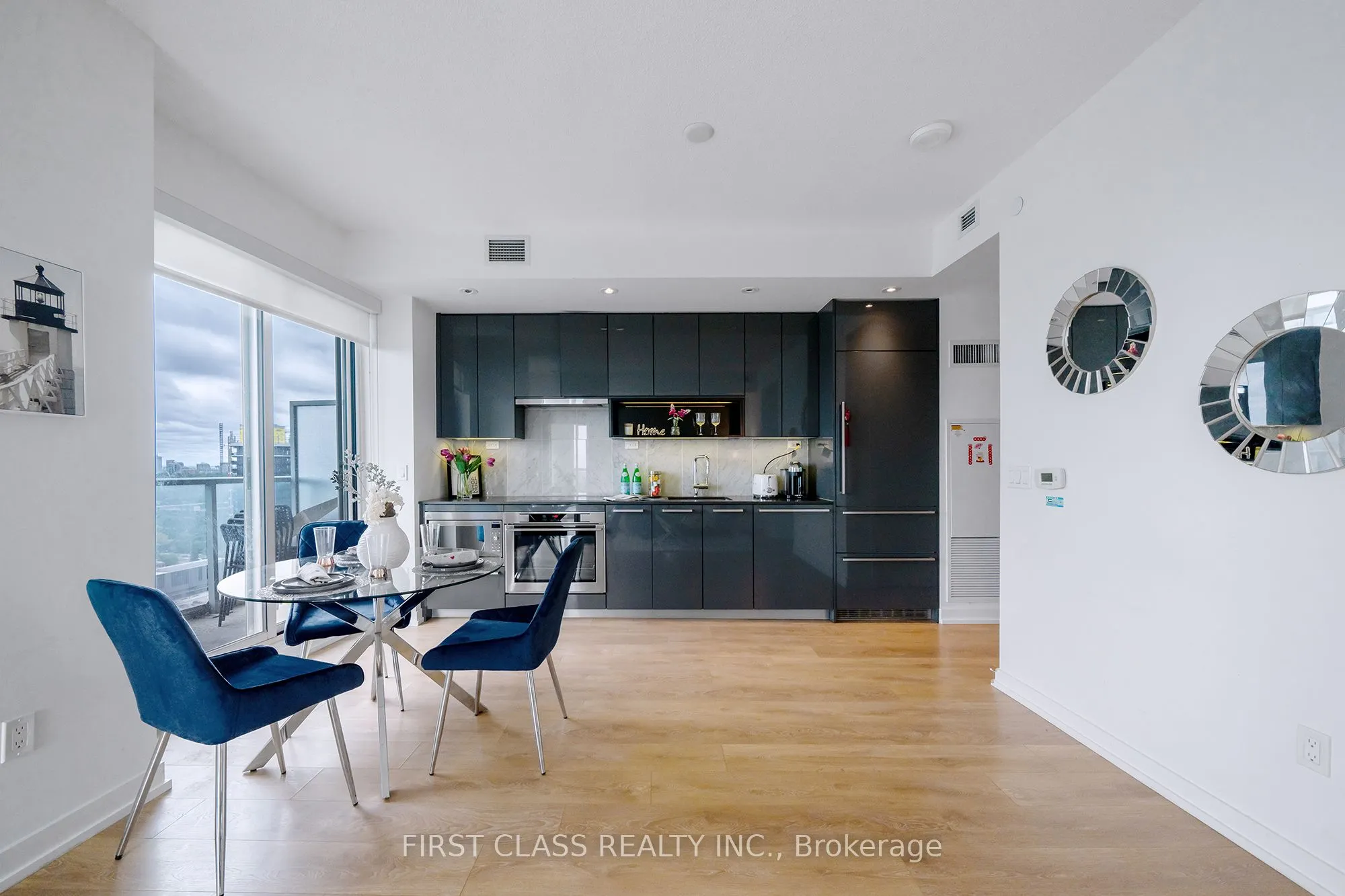 117 Mcmahon Drive, #3603