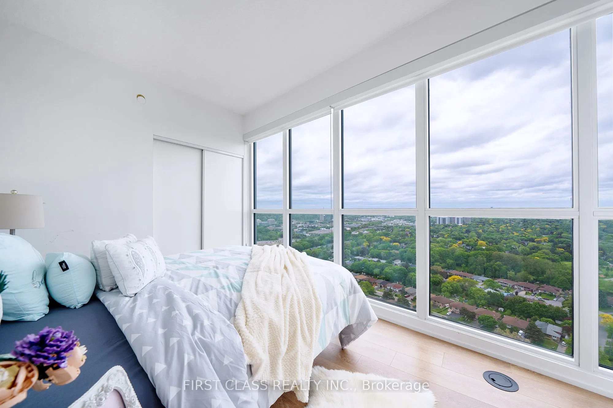 117 Mcmahon Drive, #3603