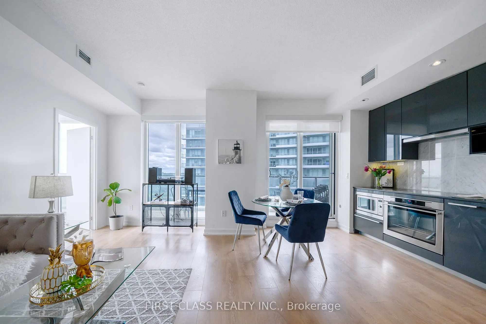 117 Mcmahon Drive, #3603