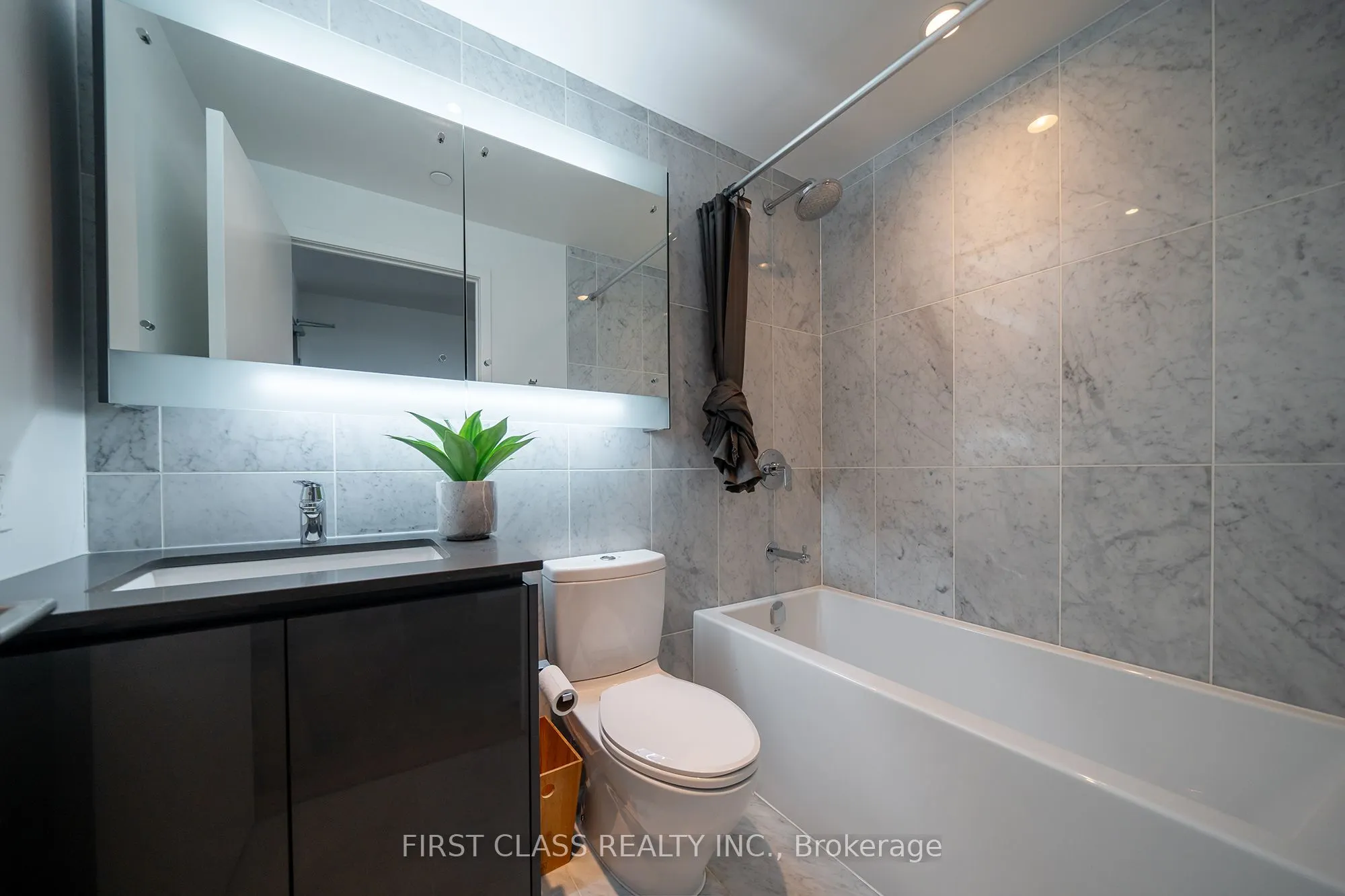 117 Mcmahon Drive, #3603