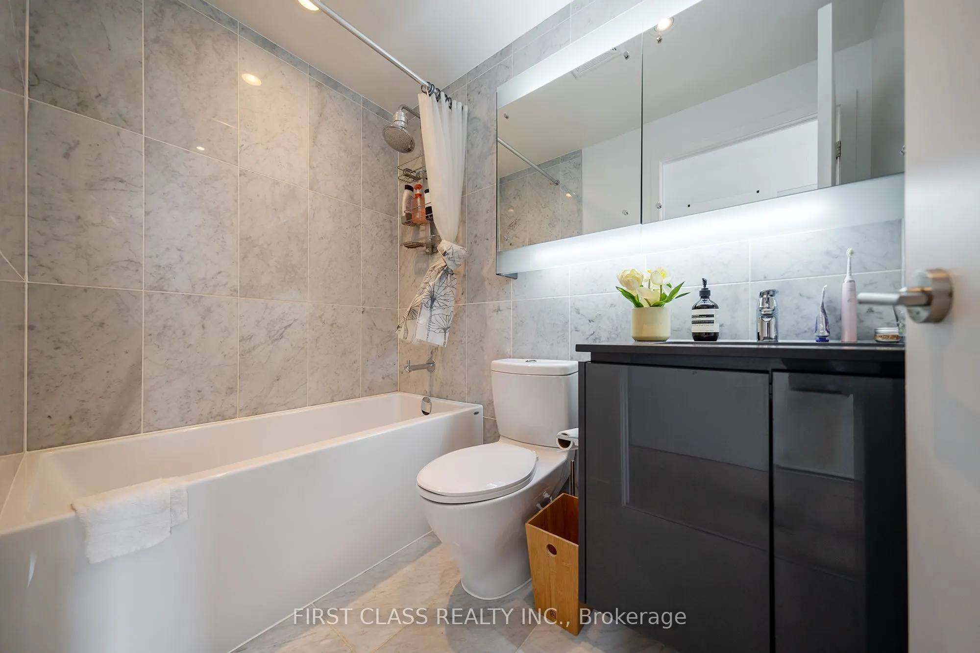 117 Mcmahon Drive, #3603