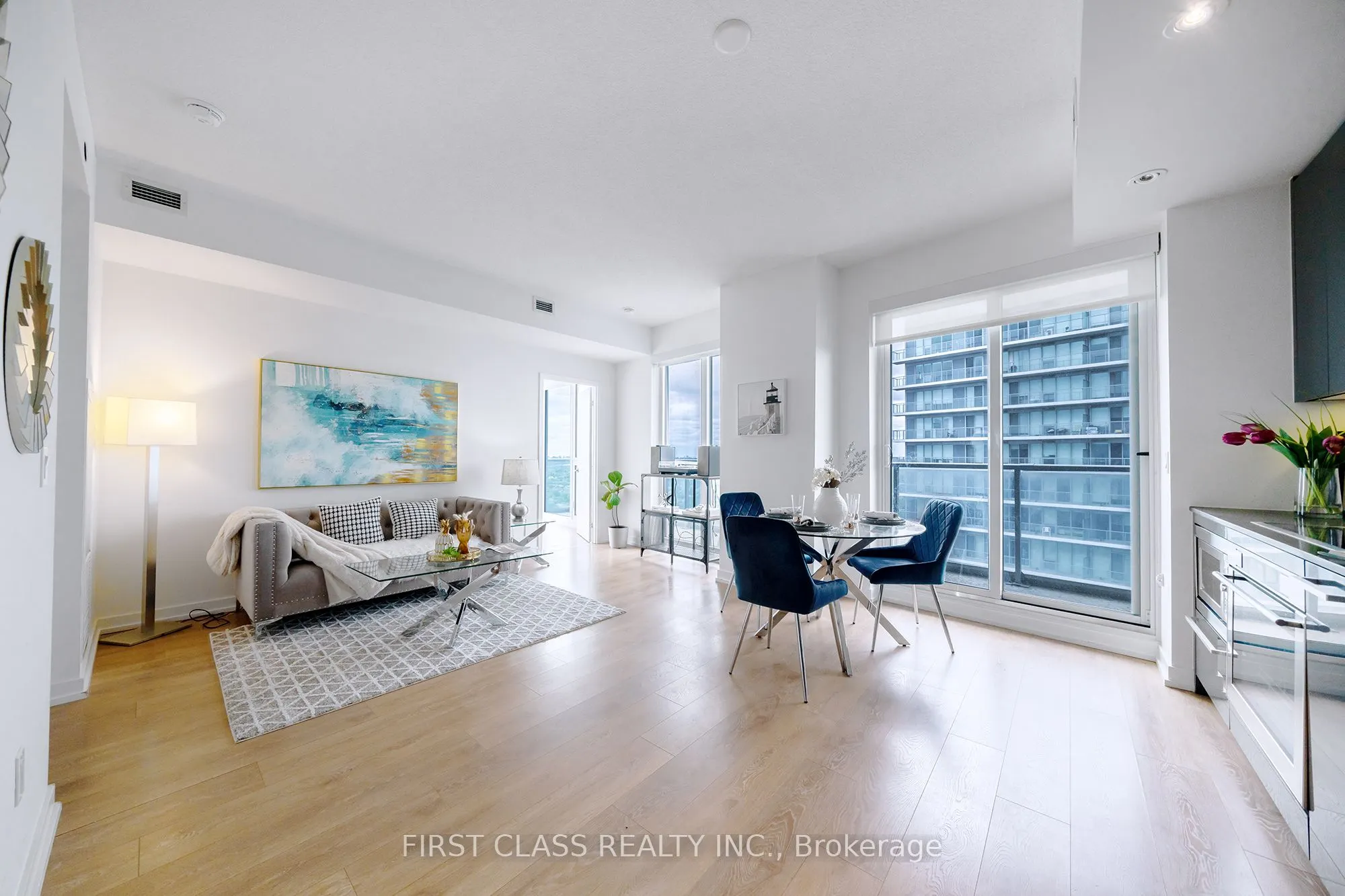 117 Mcmahon Drive, #3603