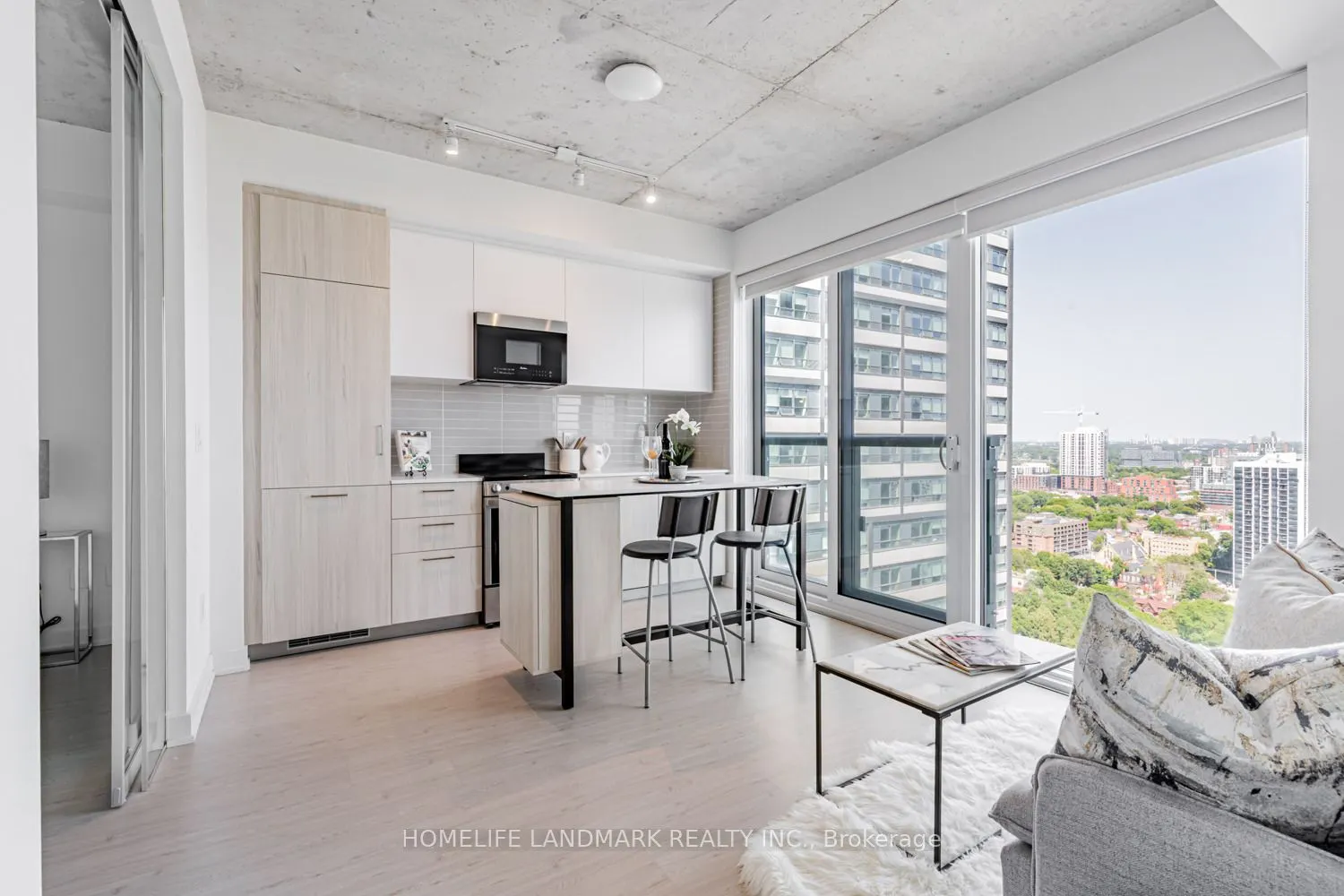 65 Mutual Street, #2501