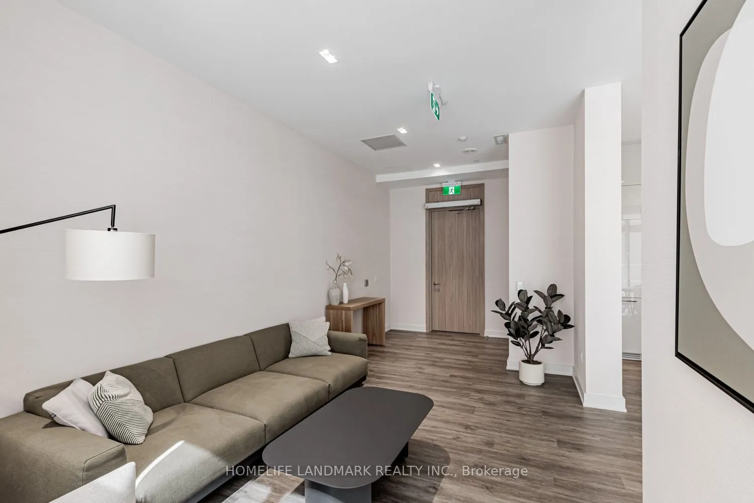 65 Mutual Street, #2501