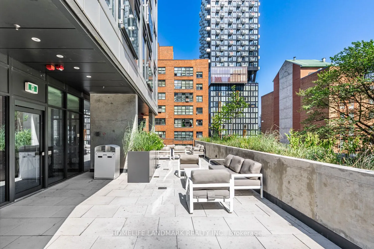65 Mutual Street, #2501