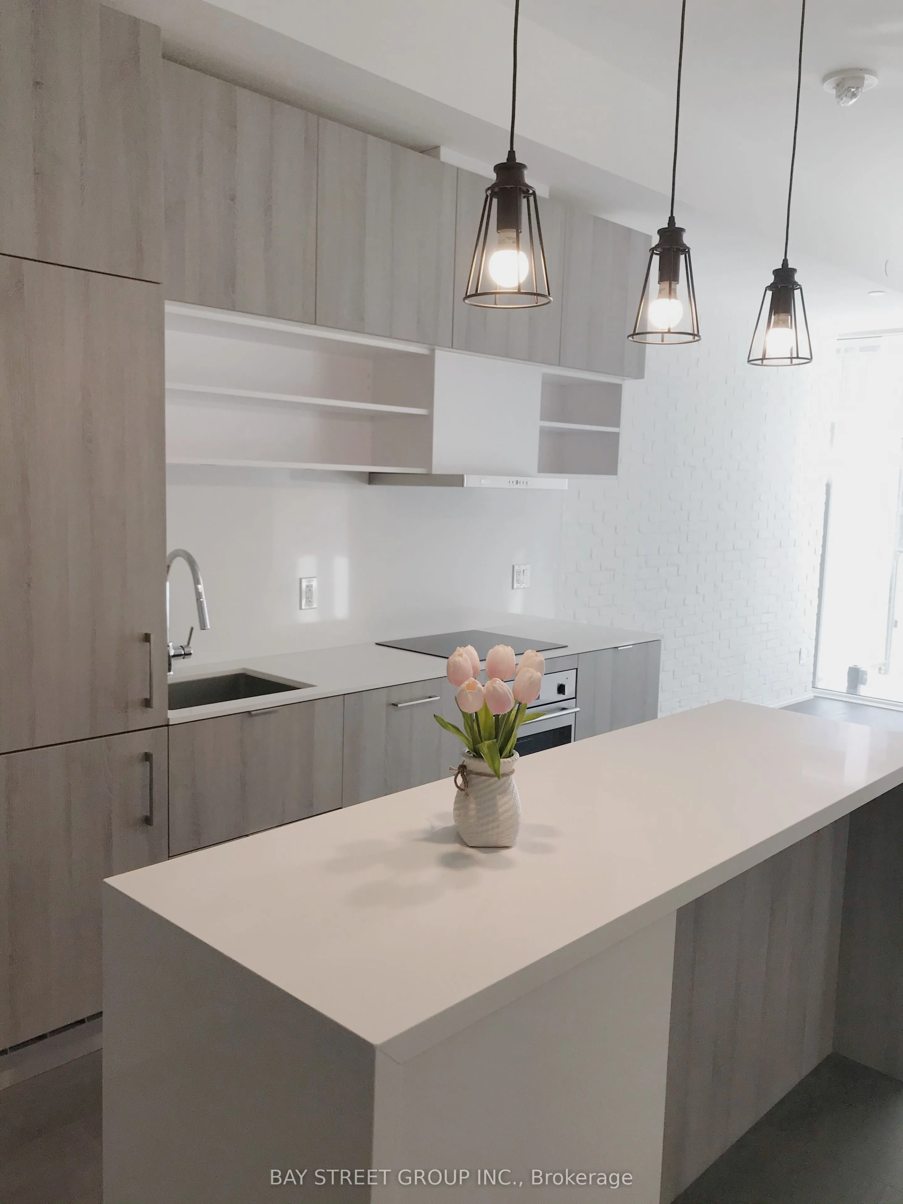 5 Soudan Avenue, #902