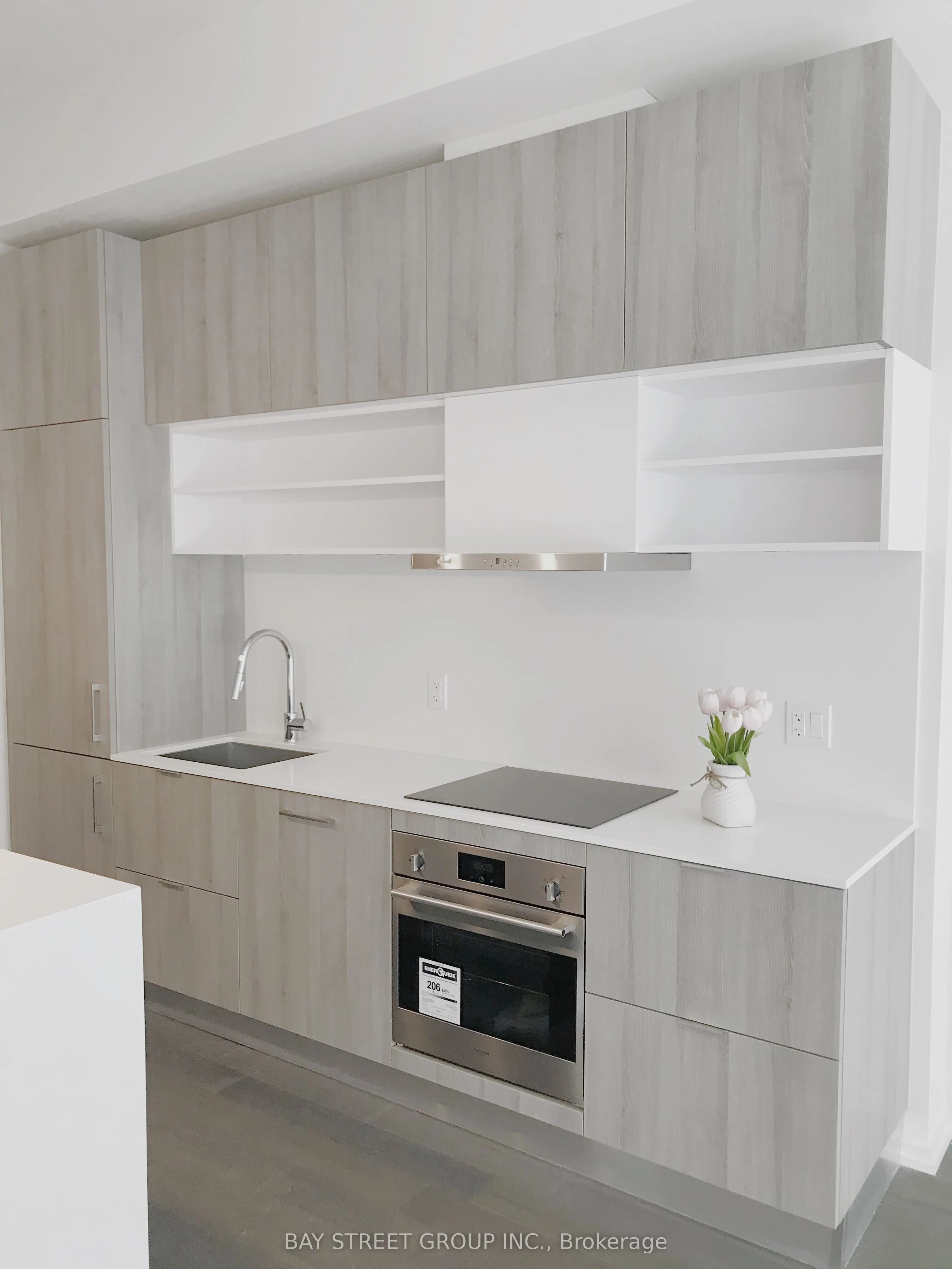 5 Soudan Avenue, #902