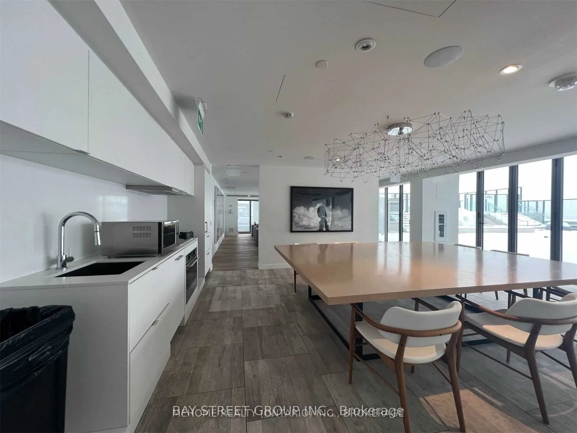 5 Soudan Avenue, #902