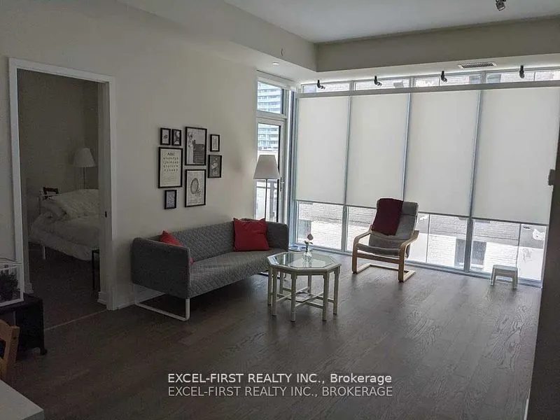 17 Dundonald Street, #1401