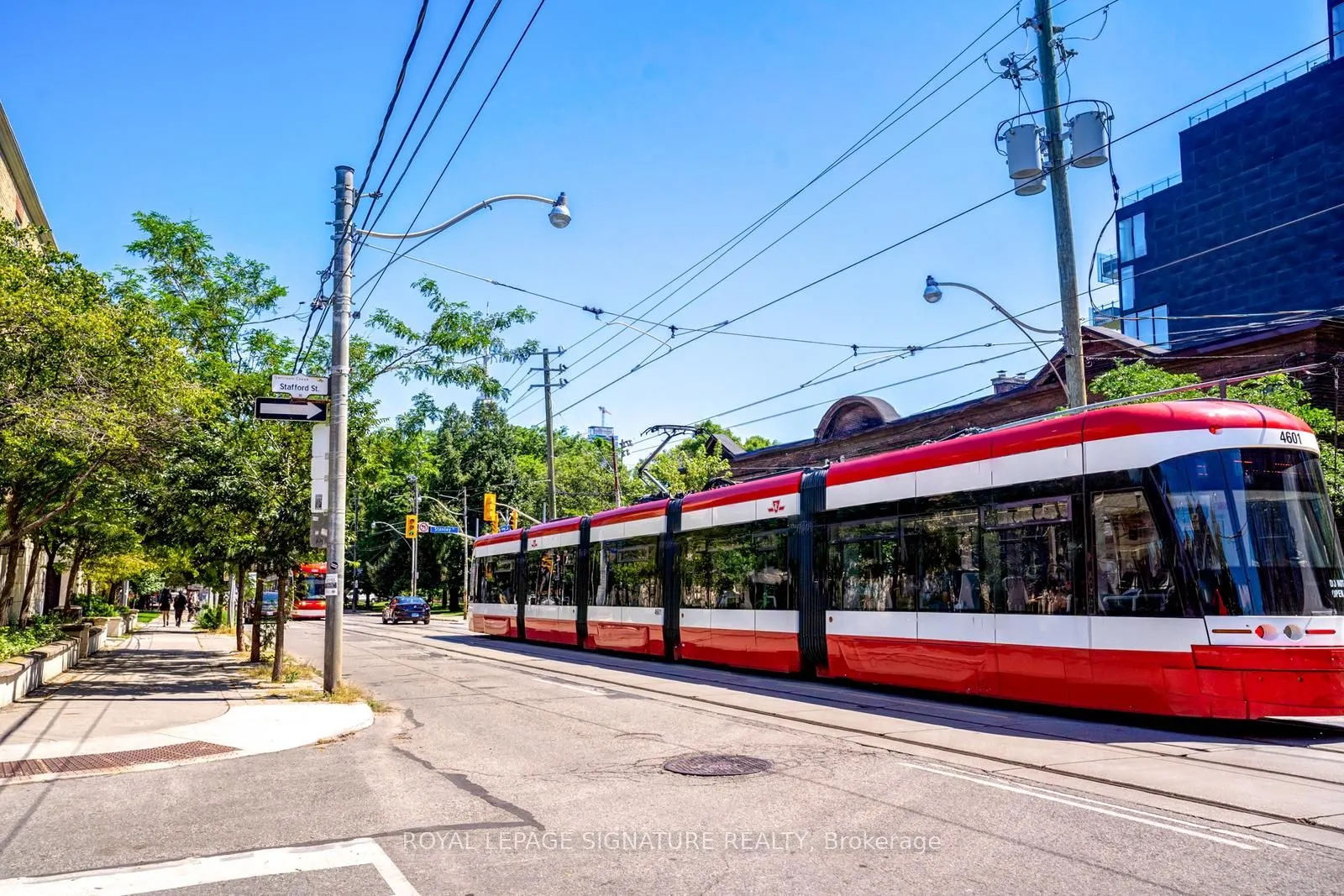 926 King Street W, #Main