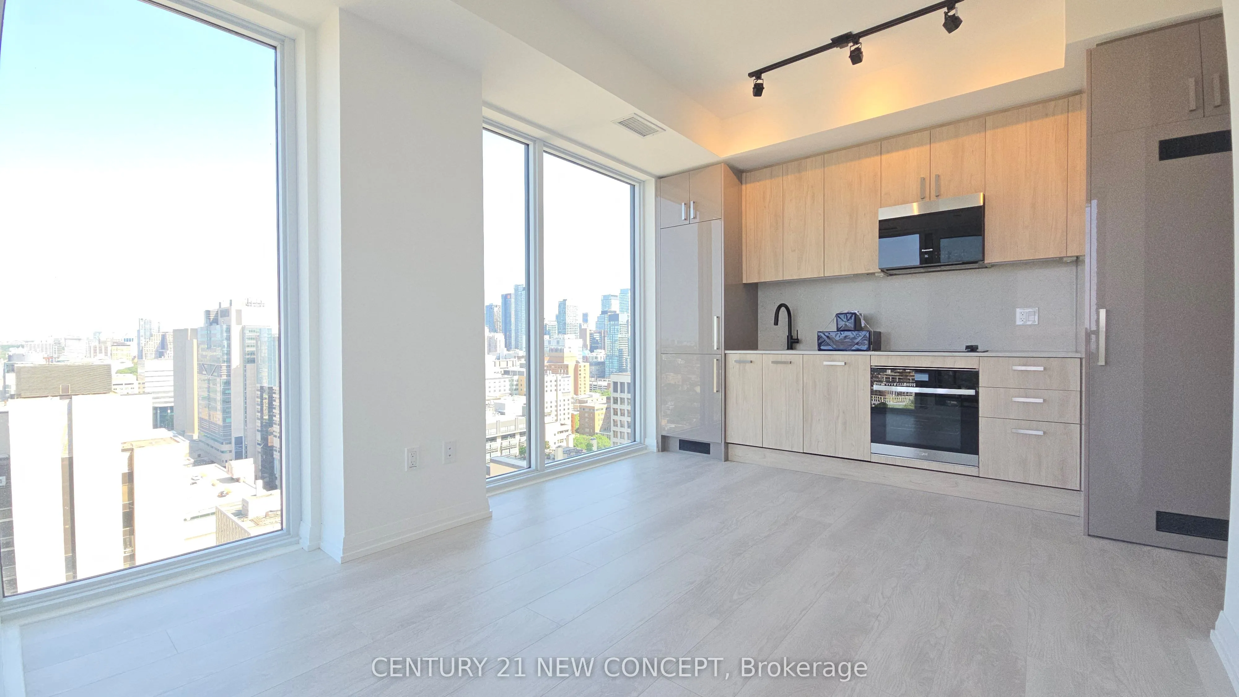 280 Dundas Street W, #2502