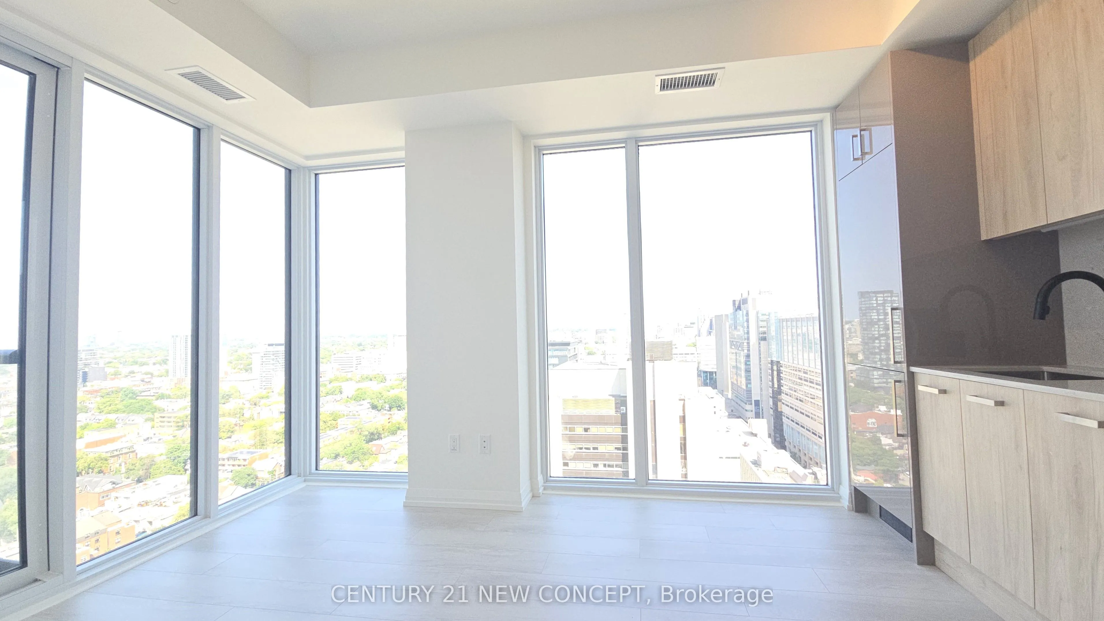 280 Dundas Street W, #2502