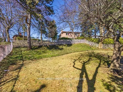 8 Beveridge Drive