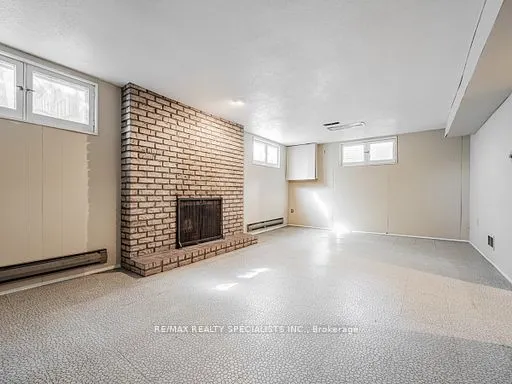 8 Beveridge Drive