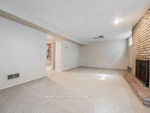 8 Beveridge Drive