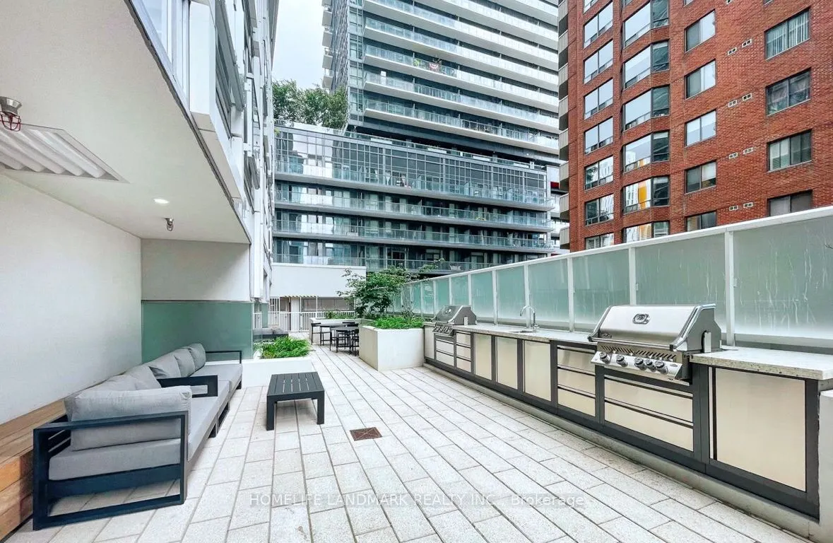 77 Mutual Street, #405