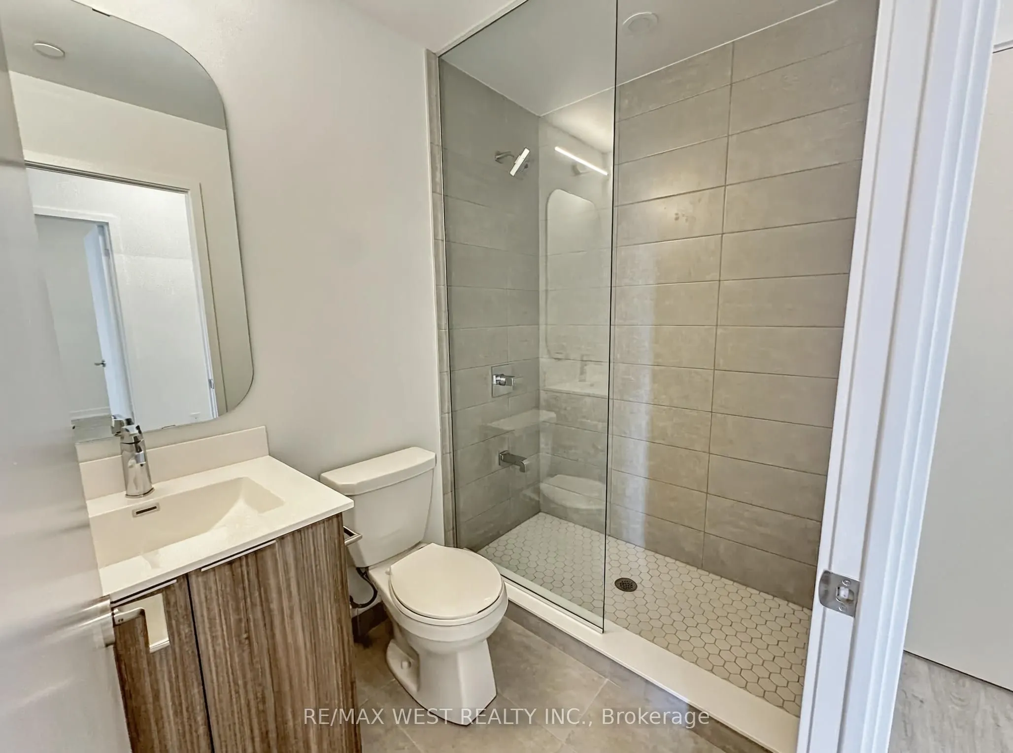 15 Richardson Street E, #1024