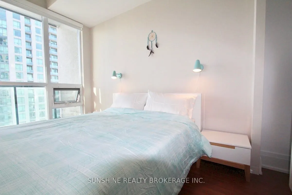 219 Fort York Boulevard, #2704