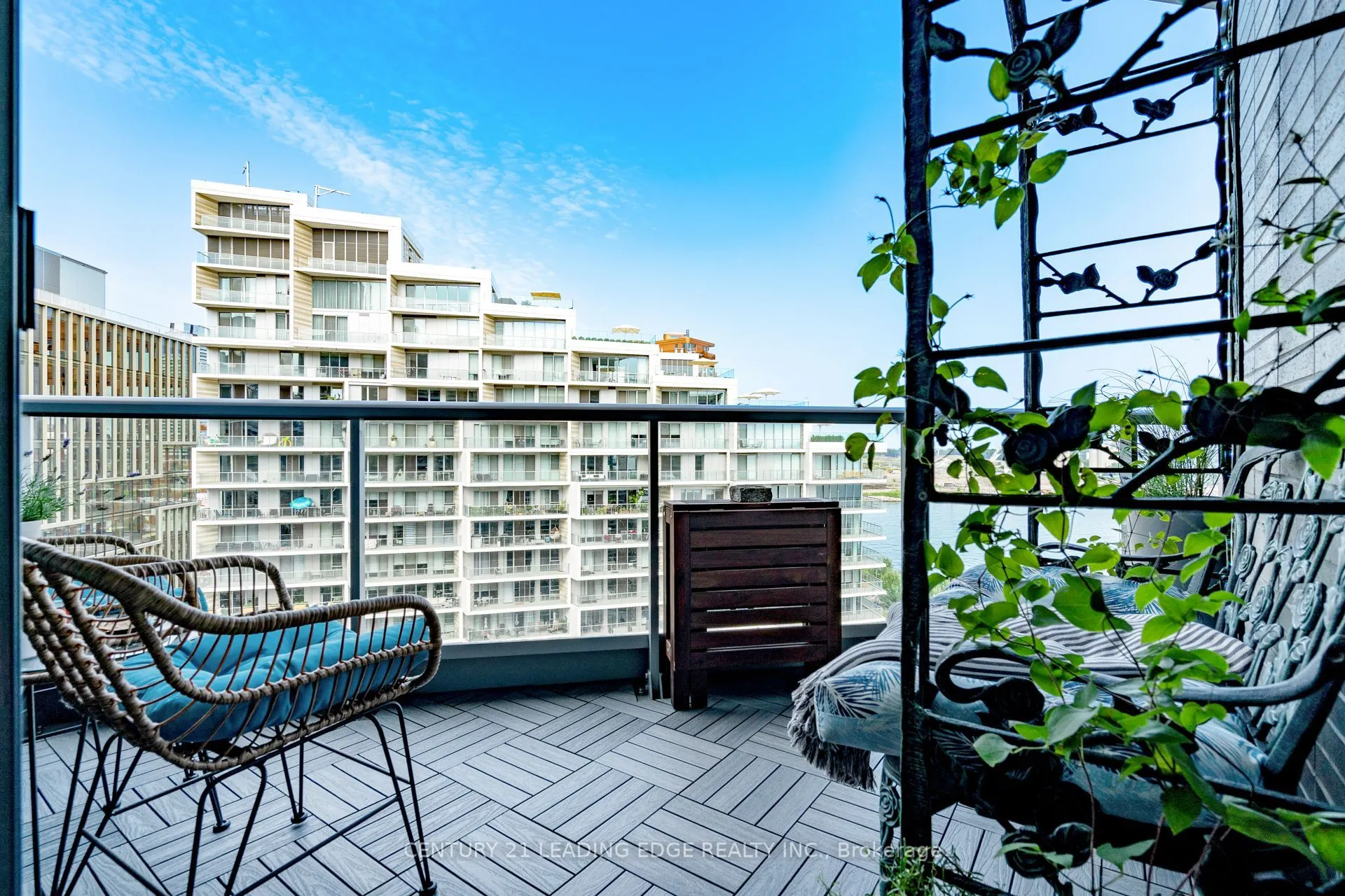 1 Edgewater Drive, #919