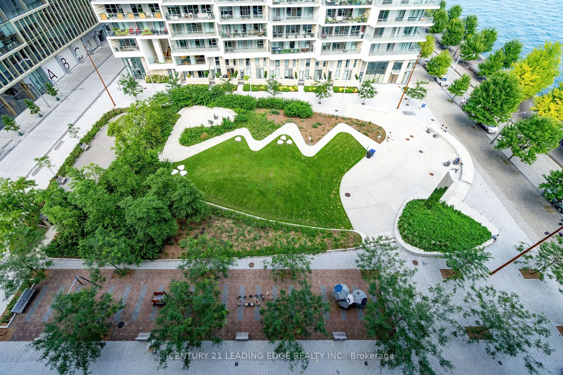 1 Edgewater Drive, #919