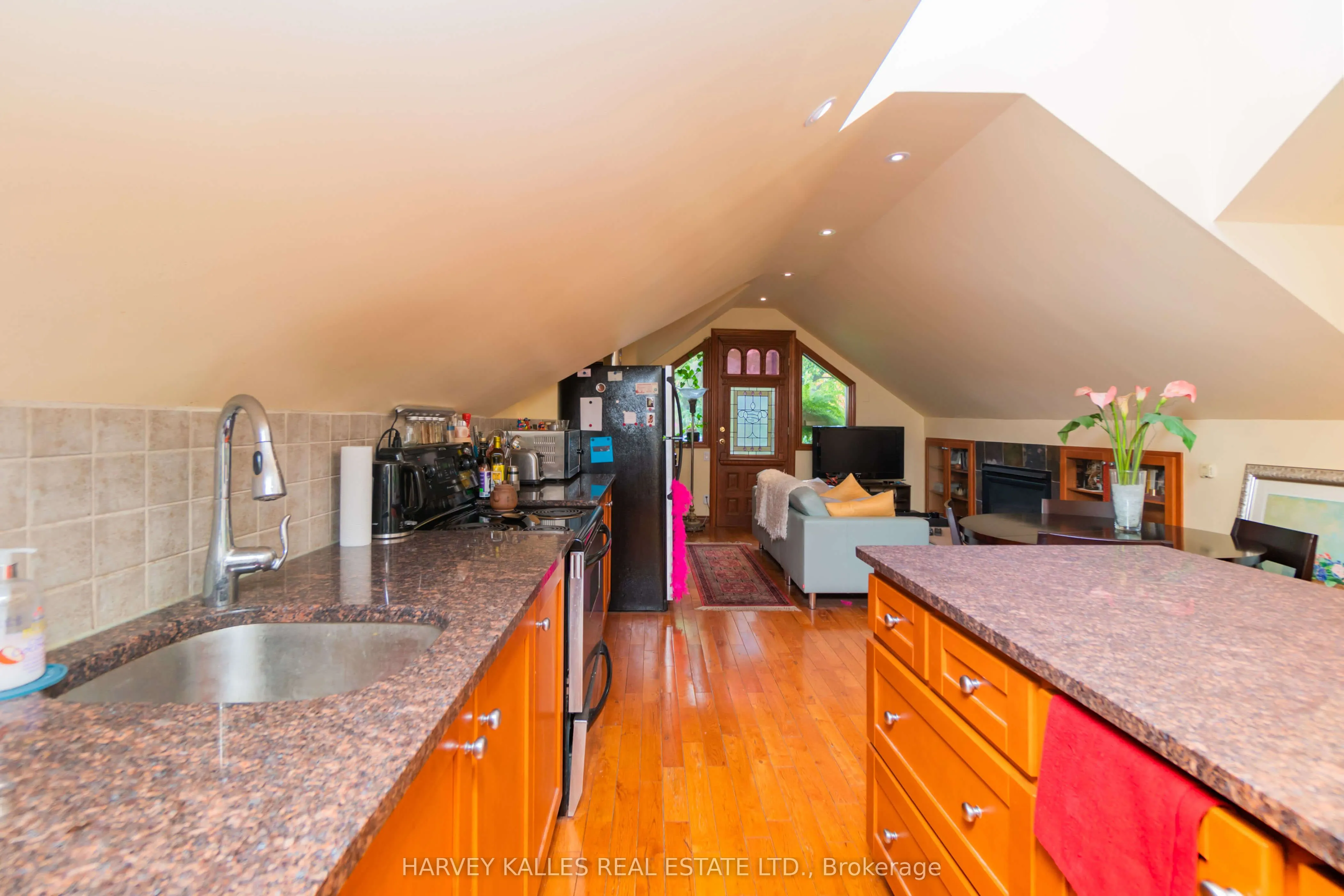 37 Metcalfe Street, #5