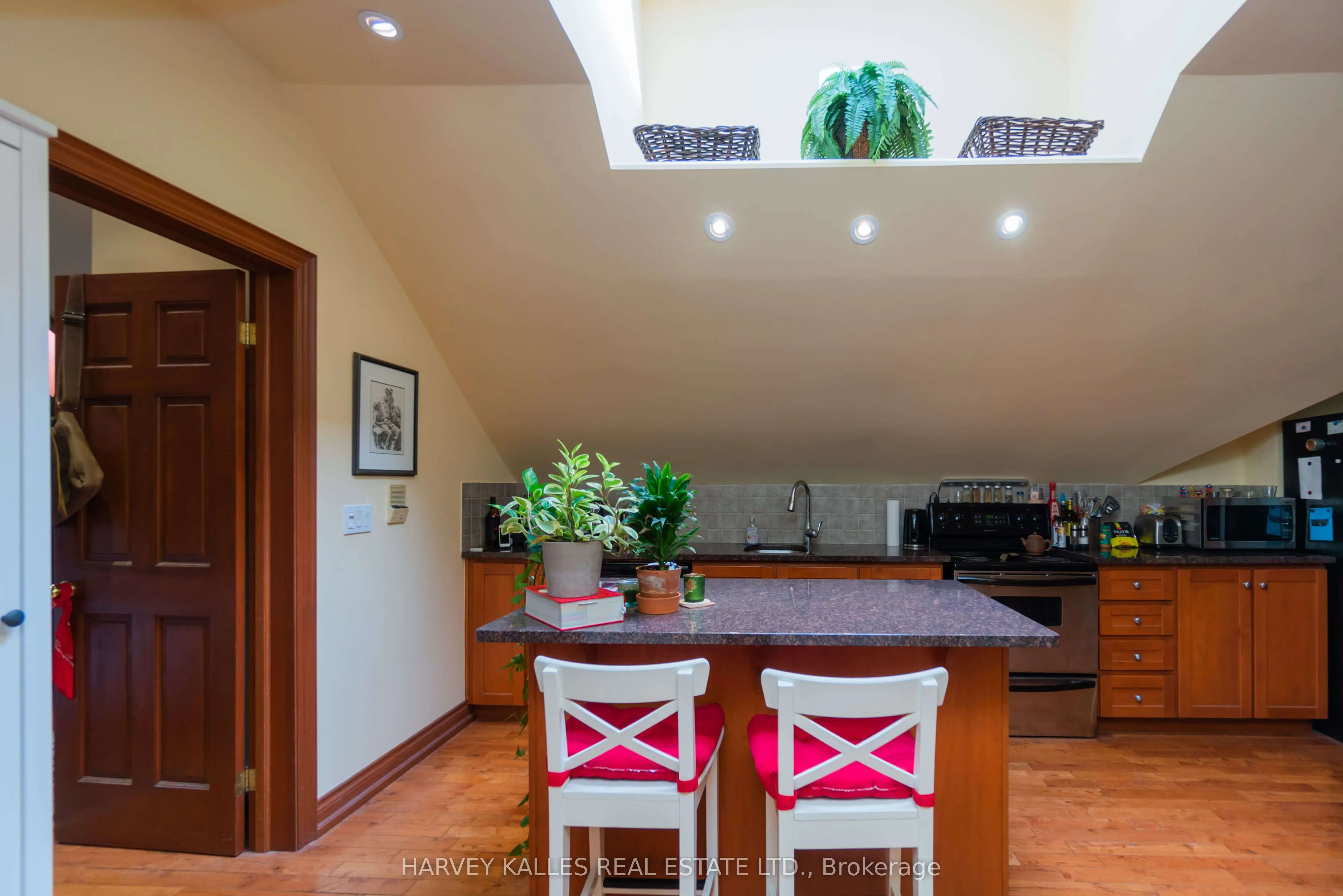 37 Metcalfe Street, #5