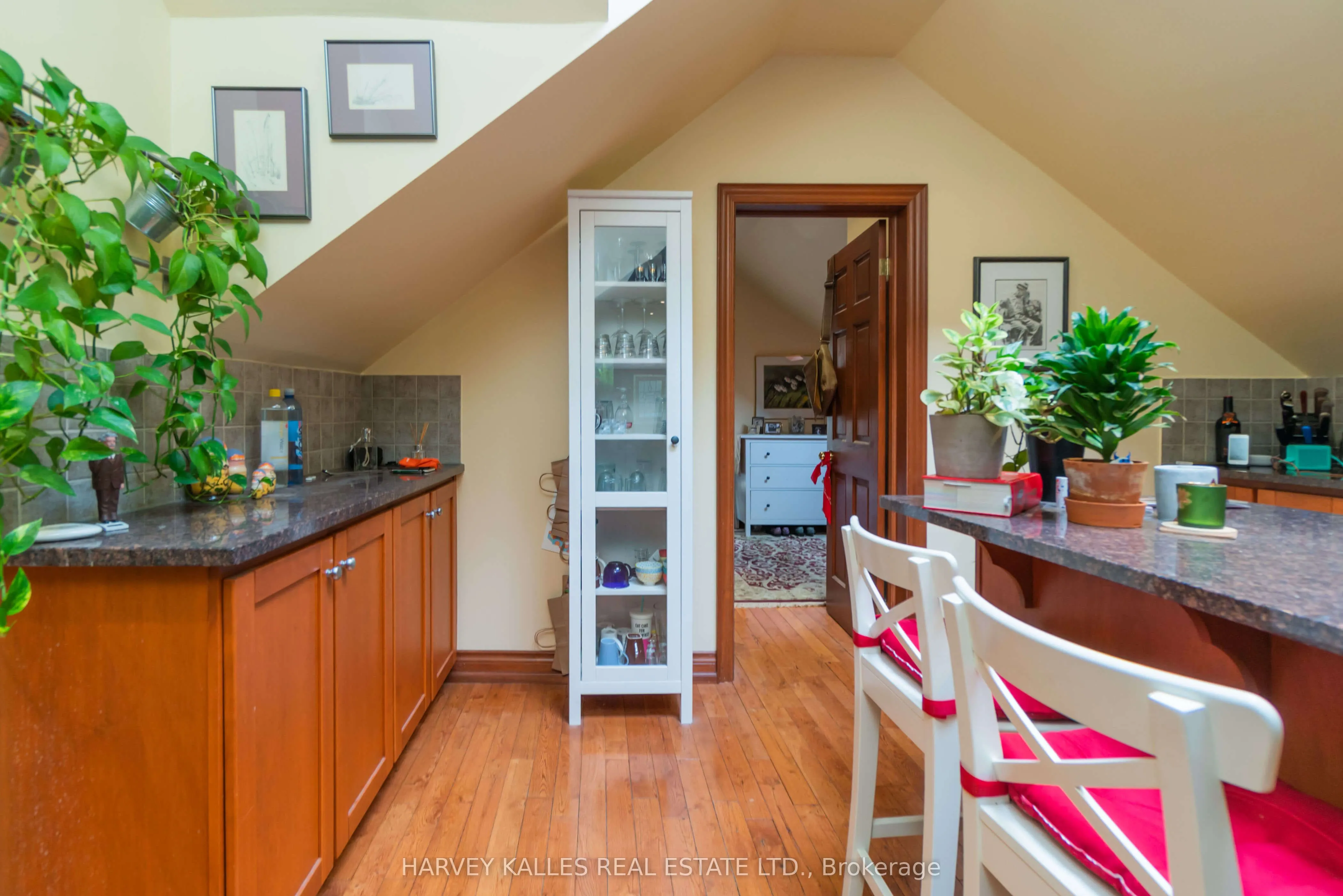 37 Metcalfe Street, #5