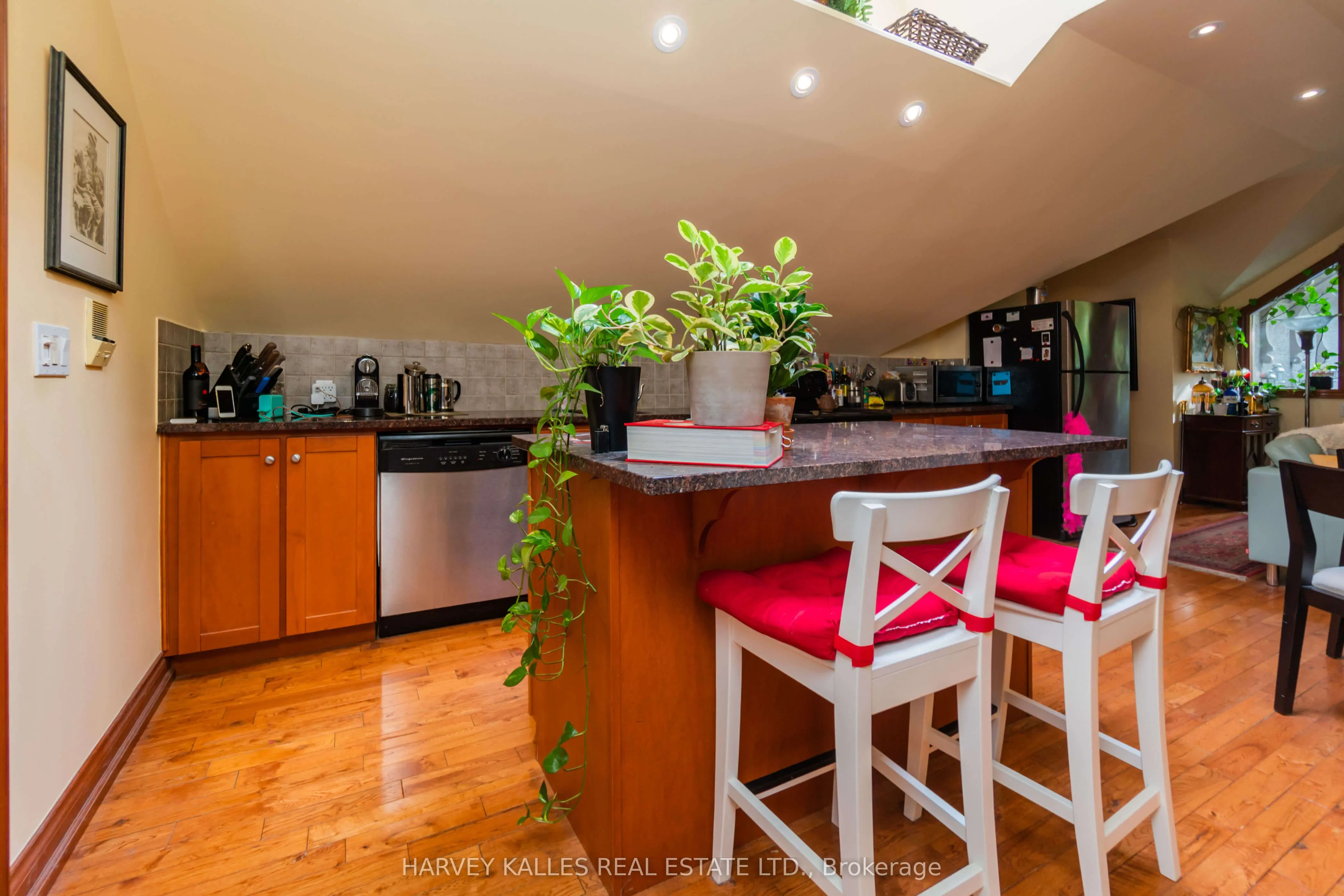 37 Metcalfe Street, #5