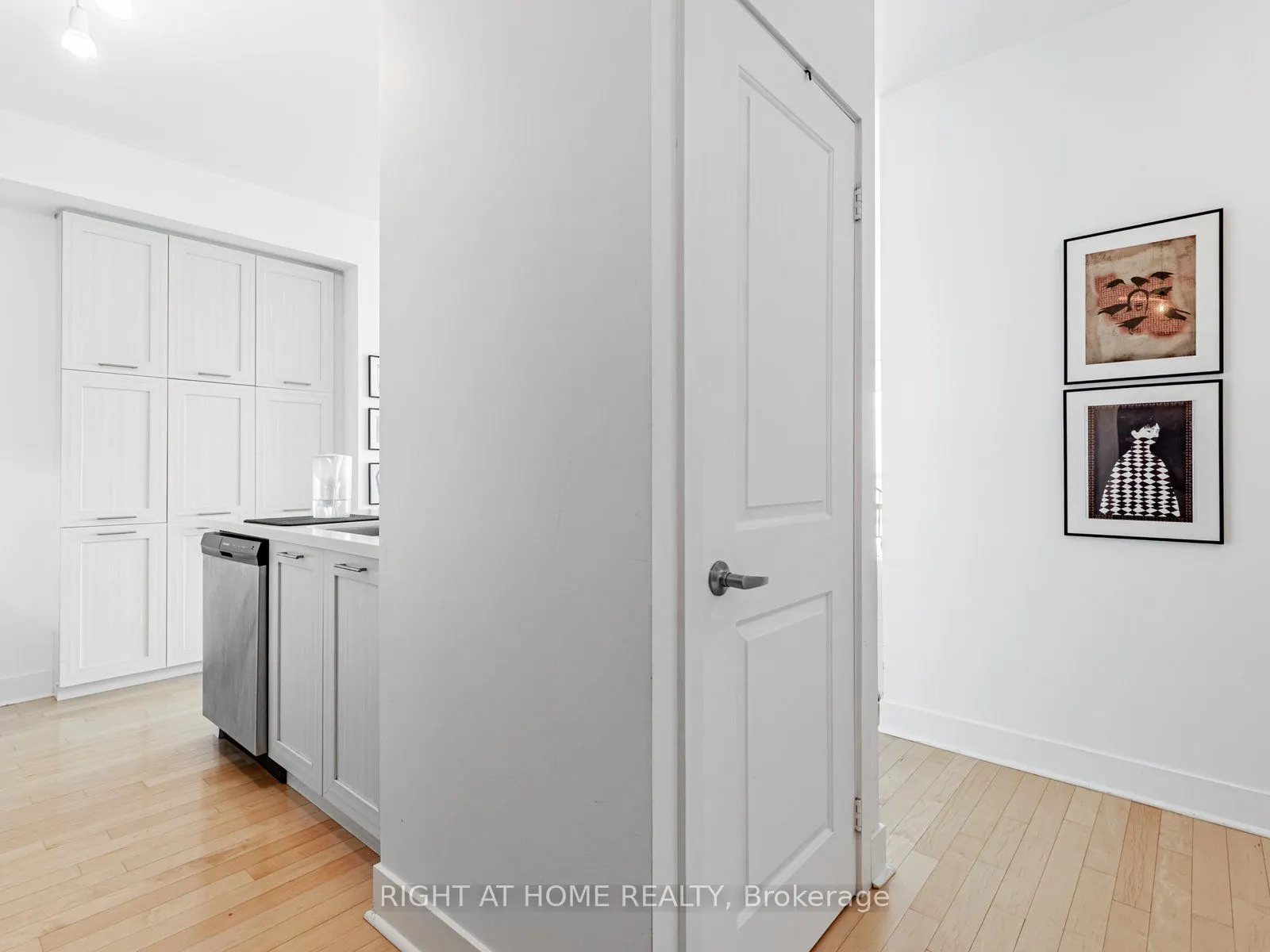26 Norton Avenue, #1603