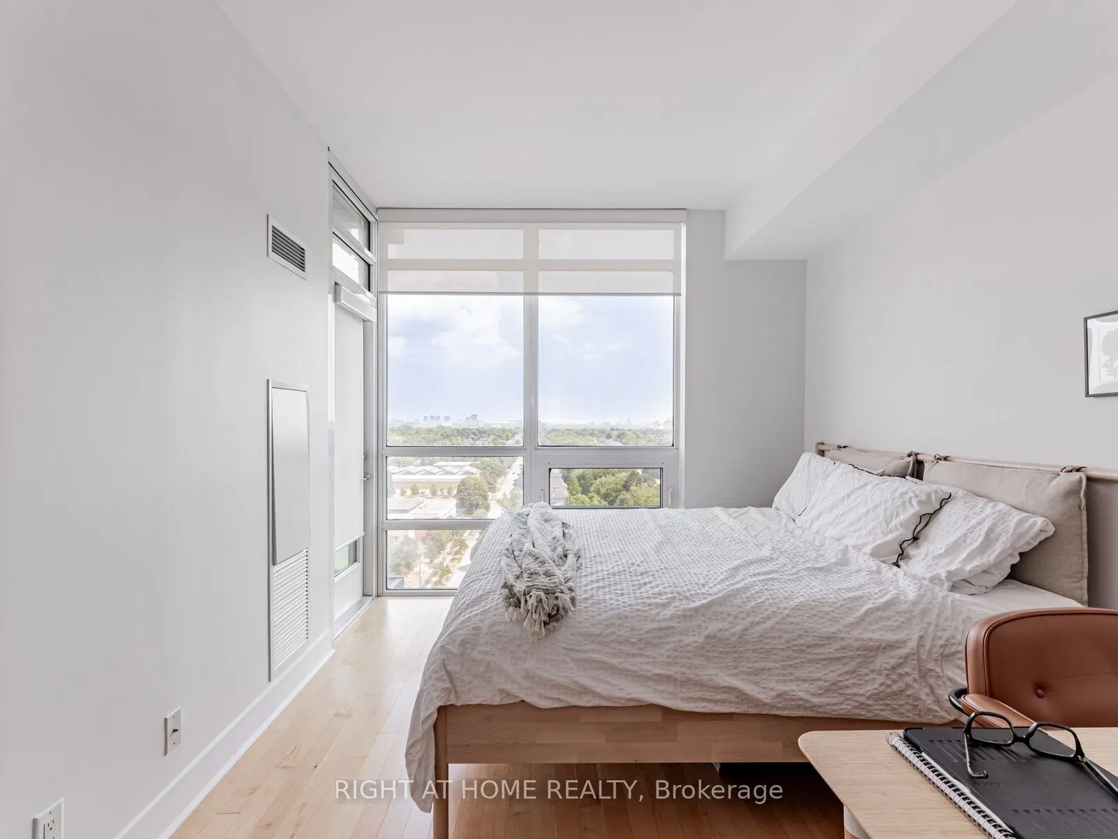 26 Norton Avenue, #1603