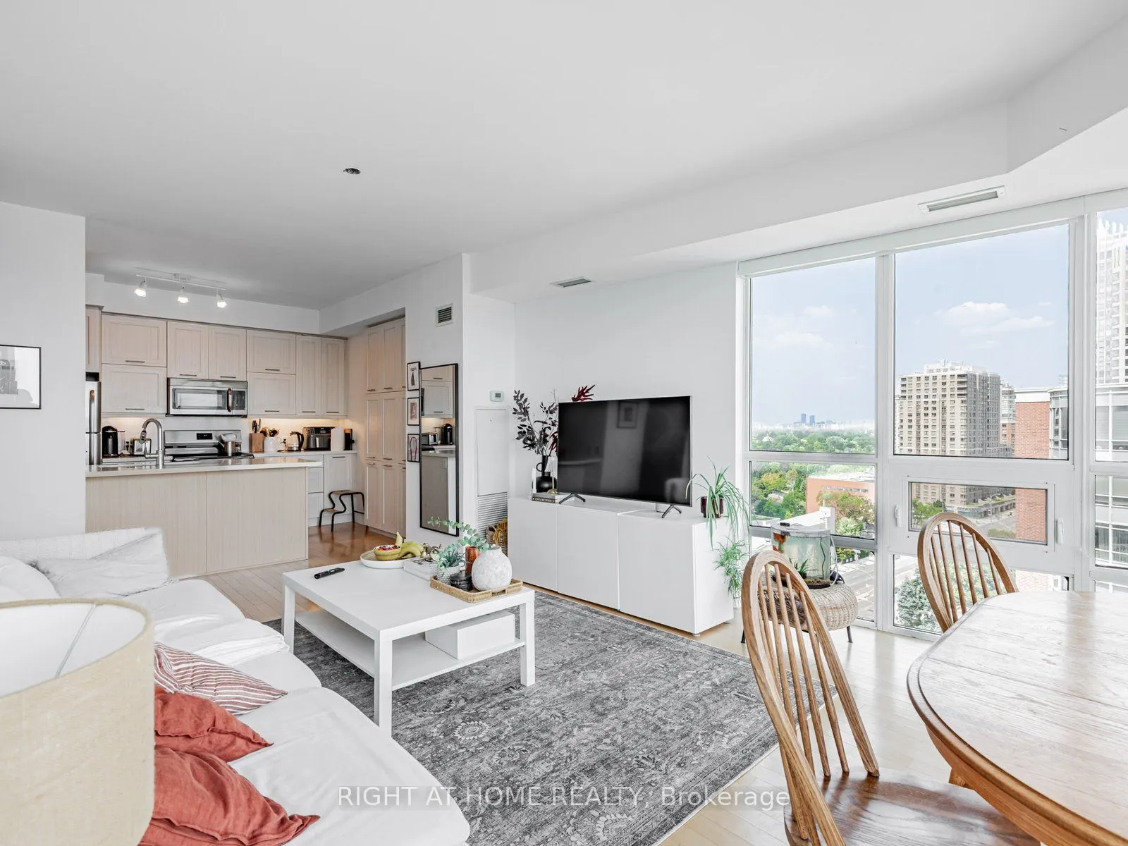 26 Norton Avenue, #1603