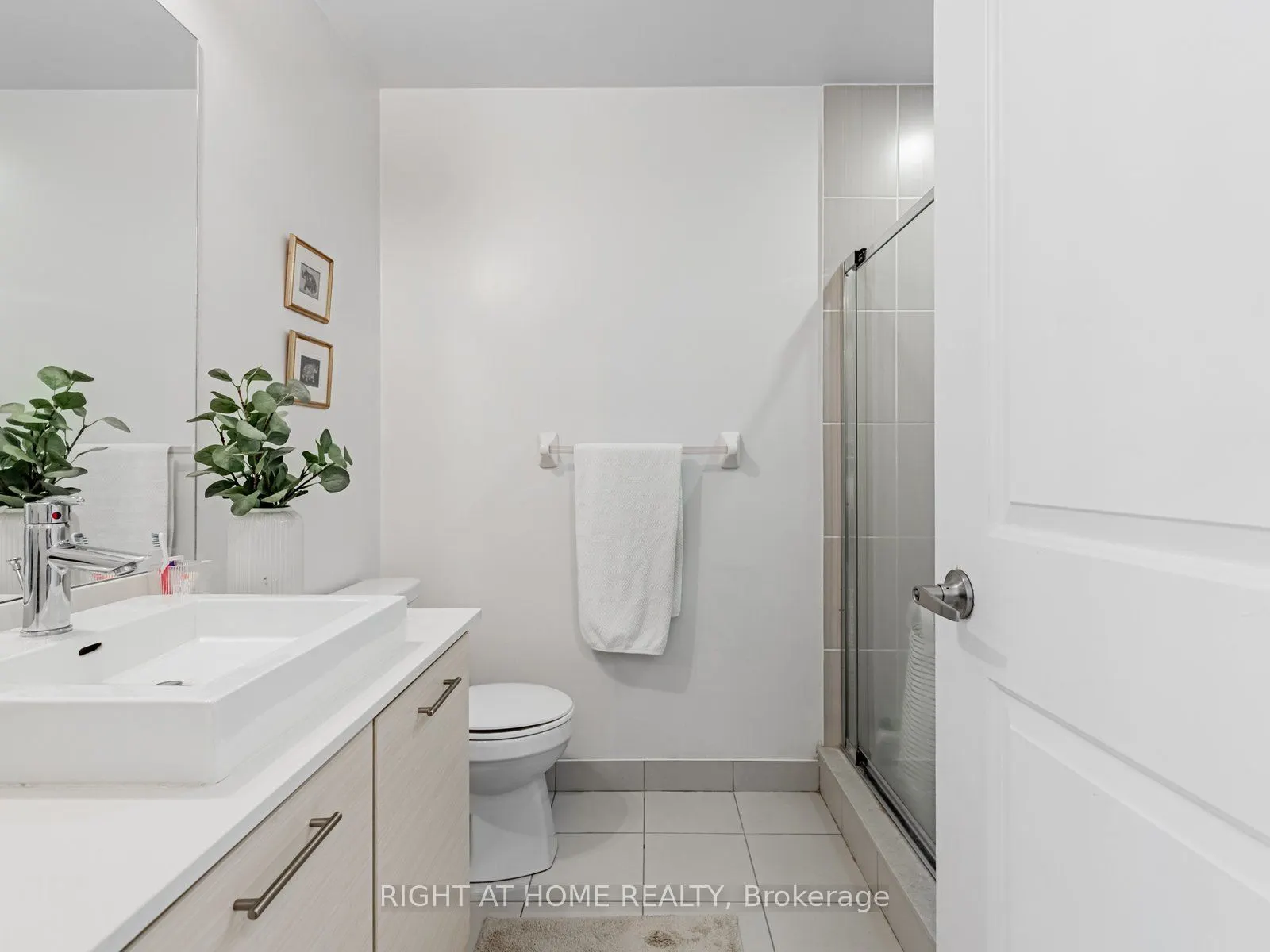 26 Norton Avenue, #1603