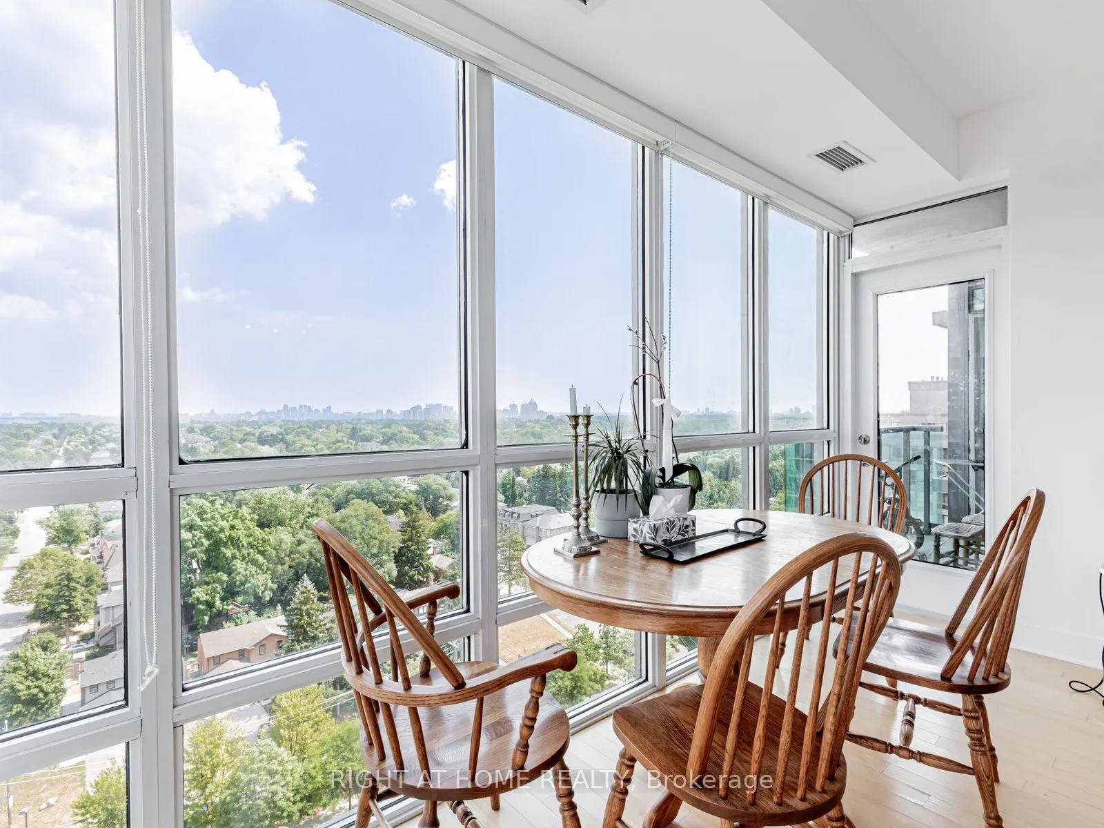 26 Norton Avenue, #1603
