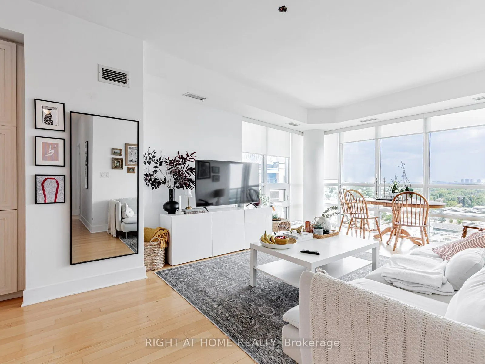 26 Norton Avenue, #1603