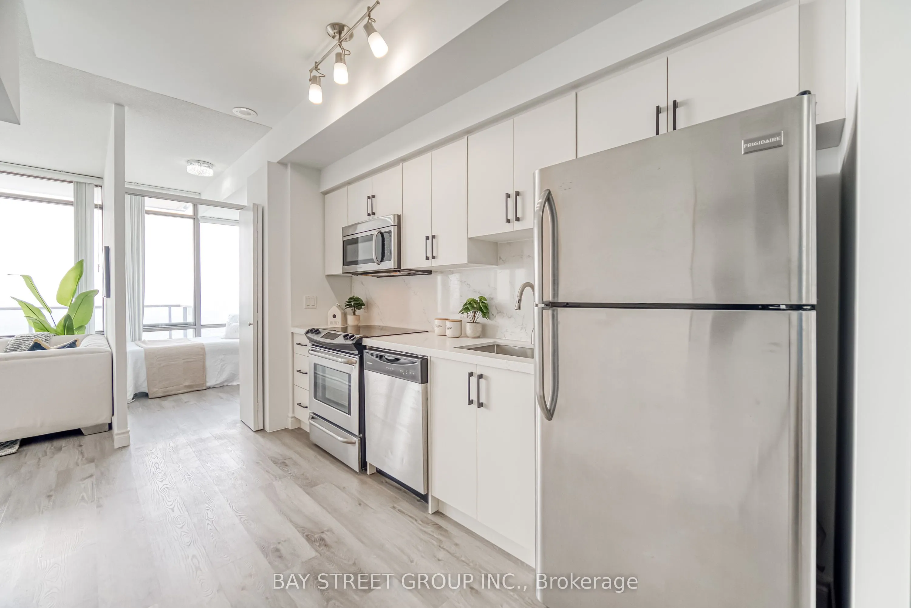 832 Bay Street, #4801