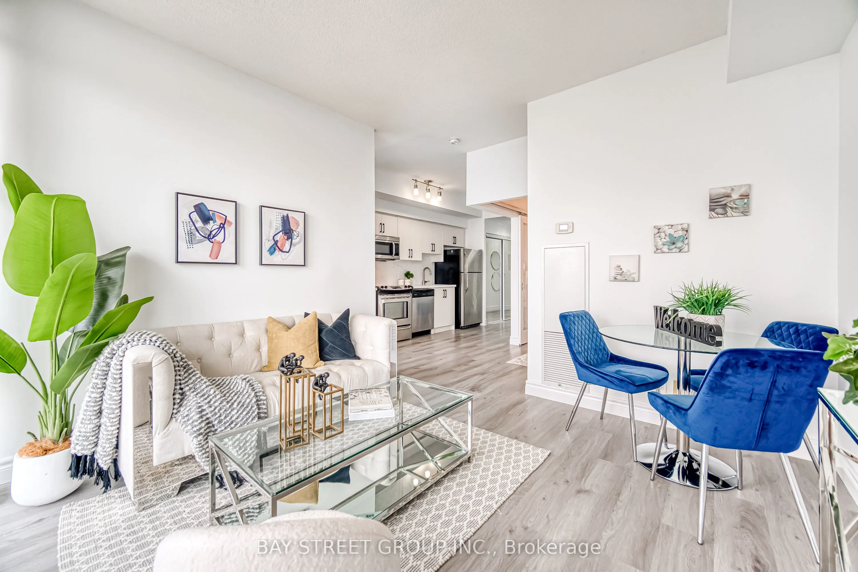 832 Bay Street, #4801