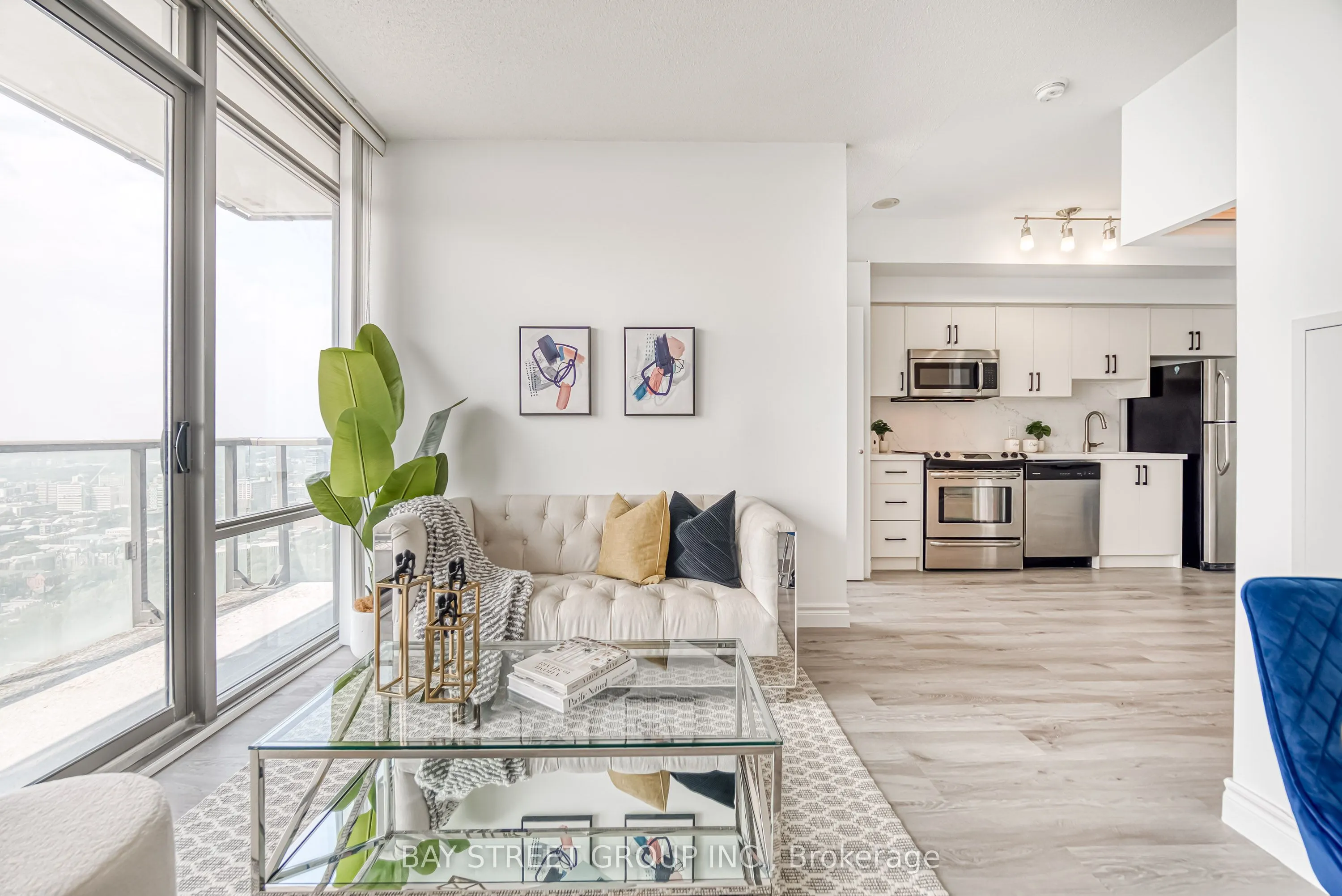 832 Bay Street, #4801