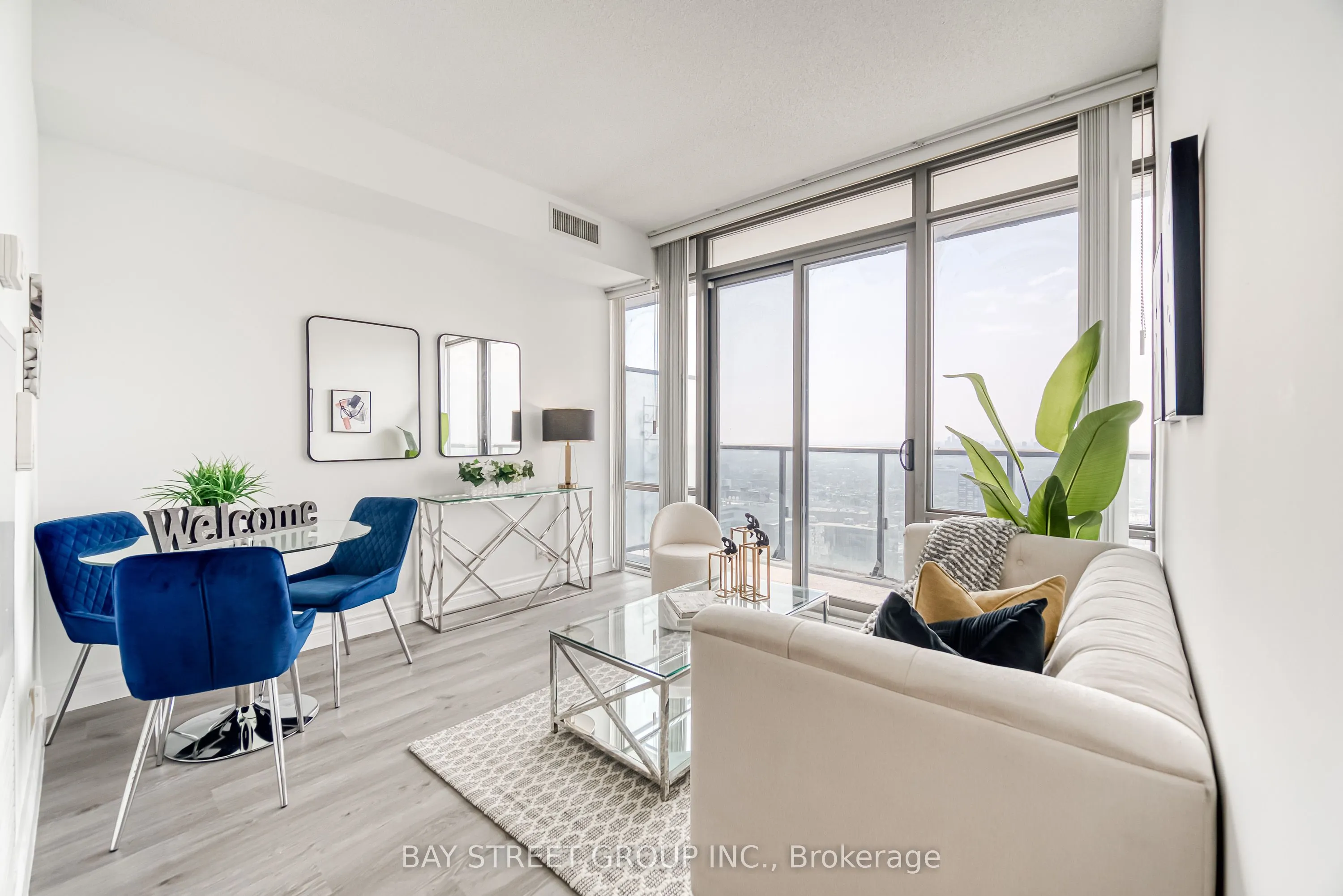 832 Bay Street, #4801