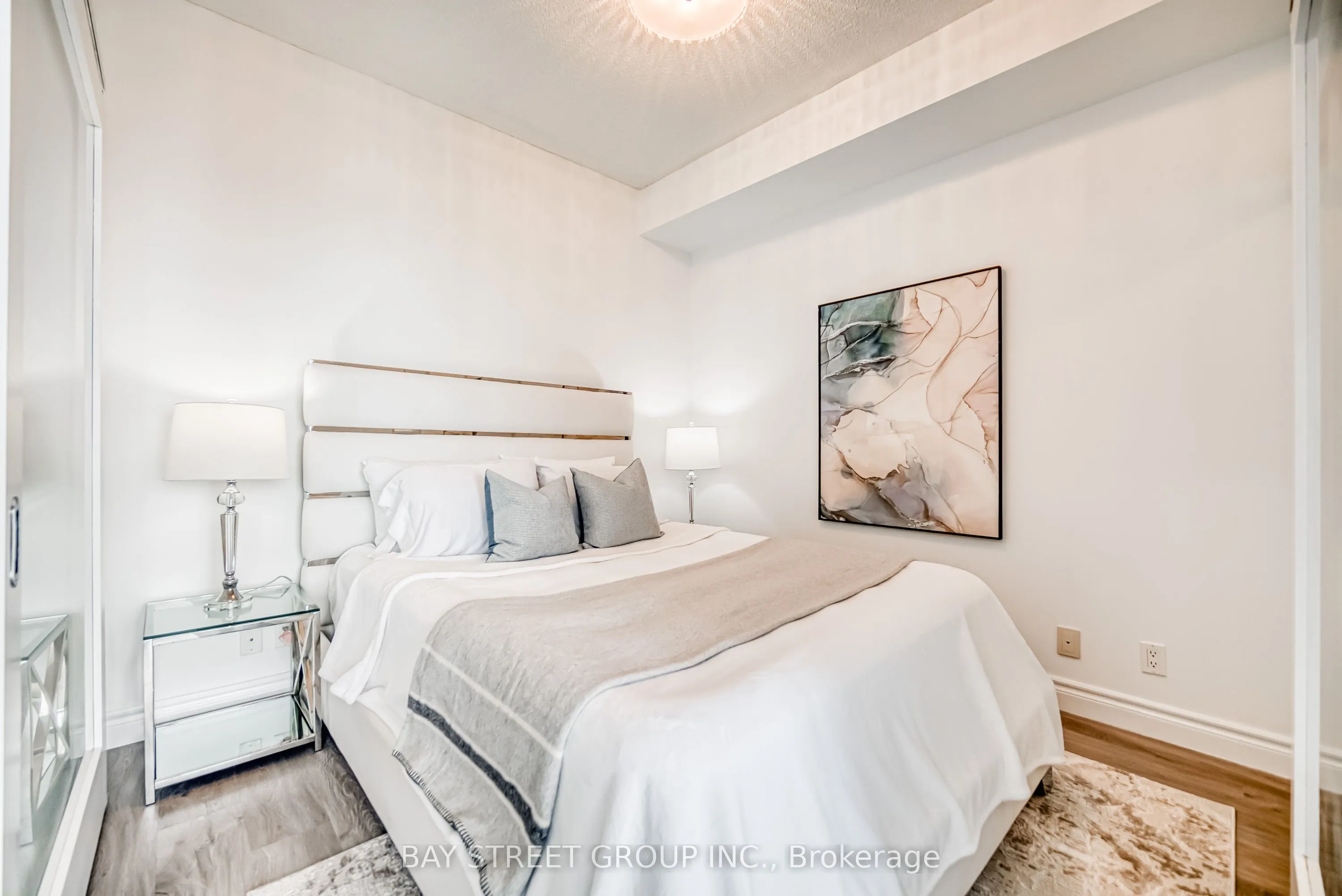 832 Bay Street, #4801